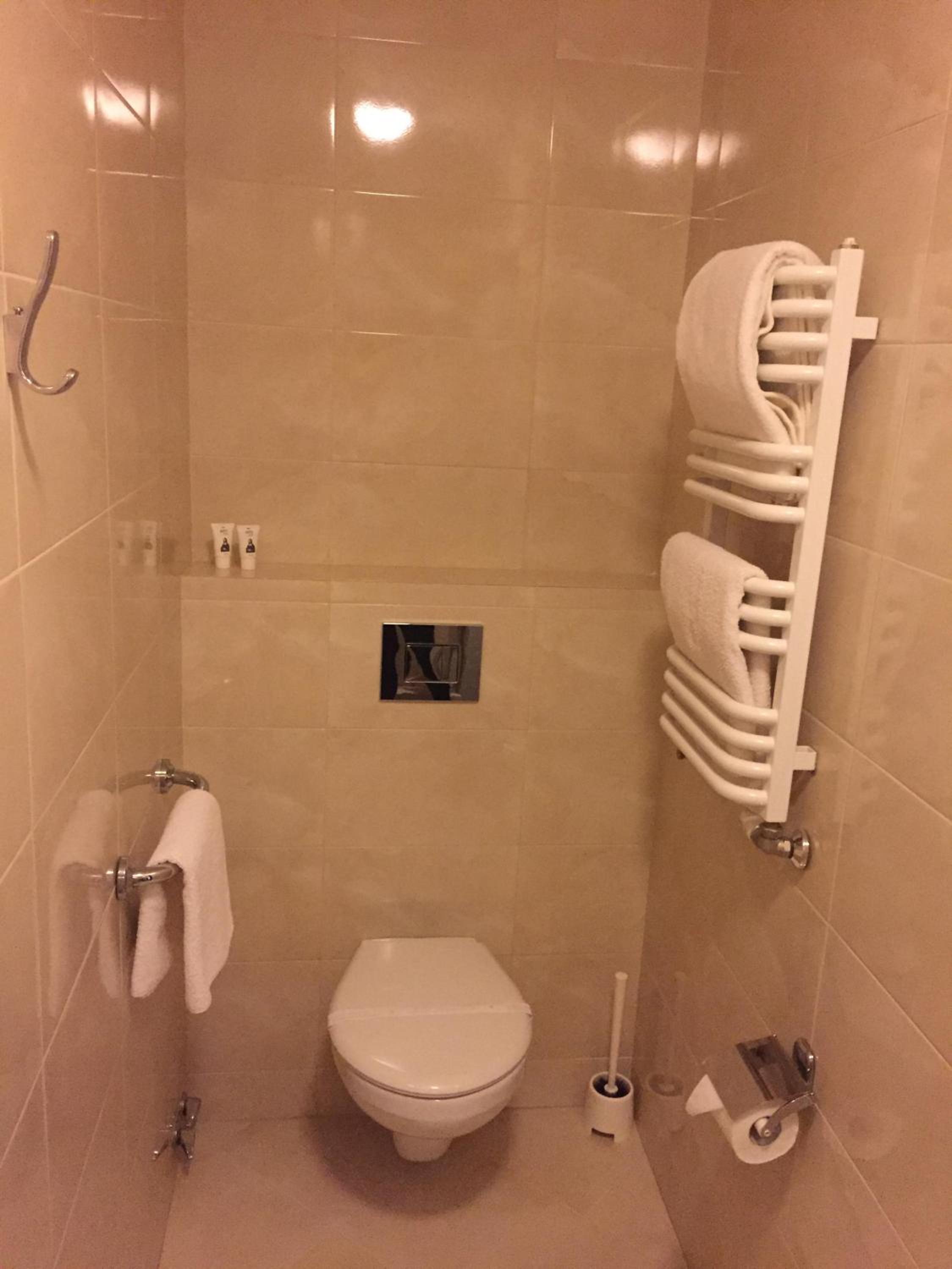 Double or Twin Room - Photo 6