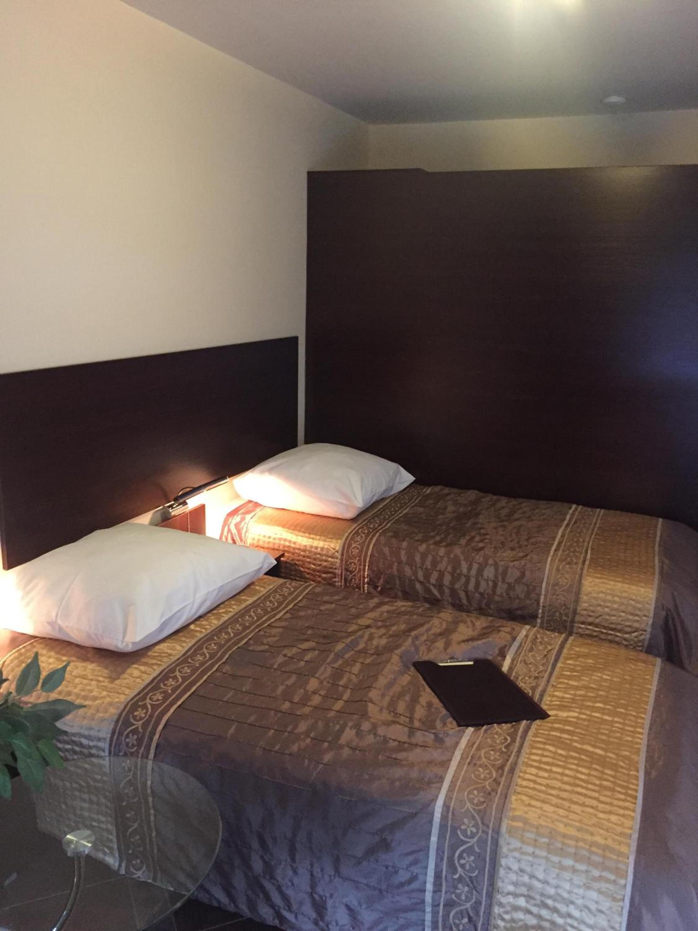 Double or Twin Room - Photo 7