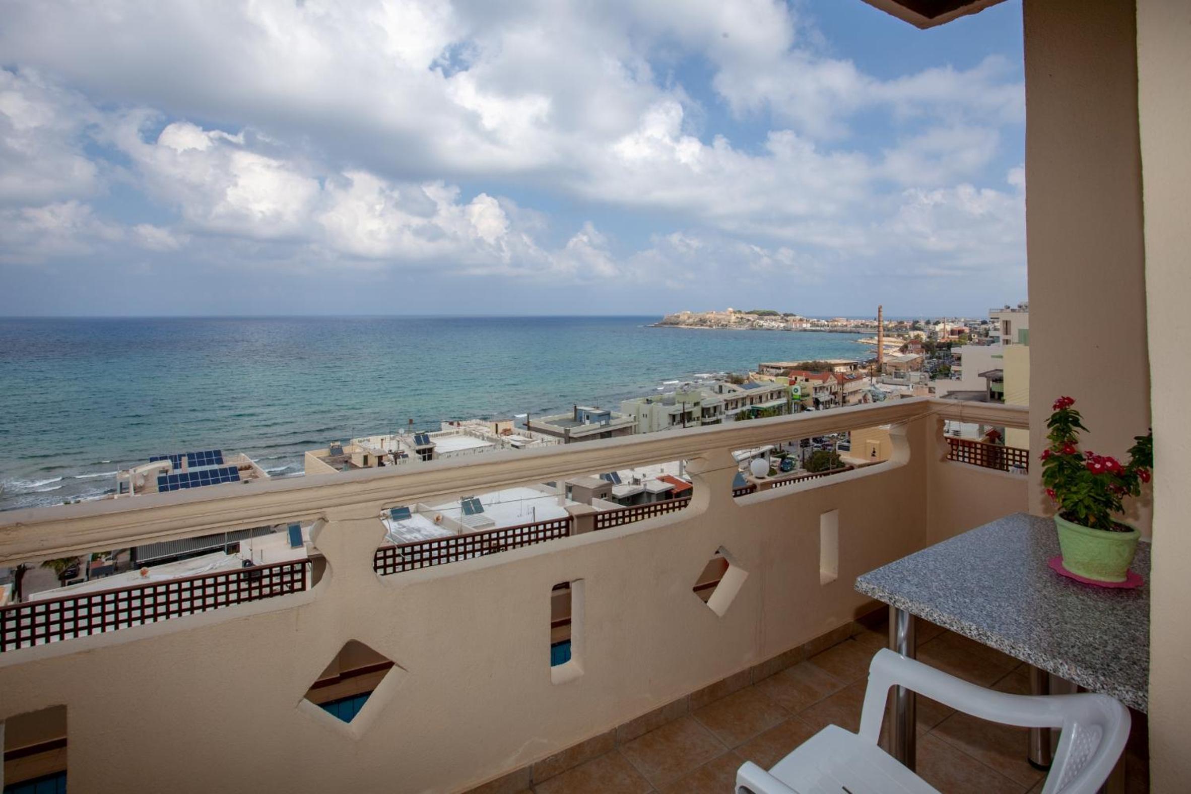 Deluxe Twin Room with Sea View photo 2