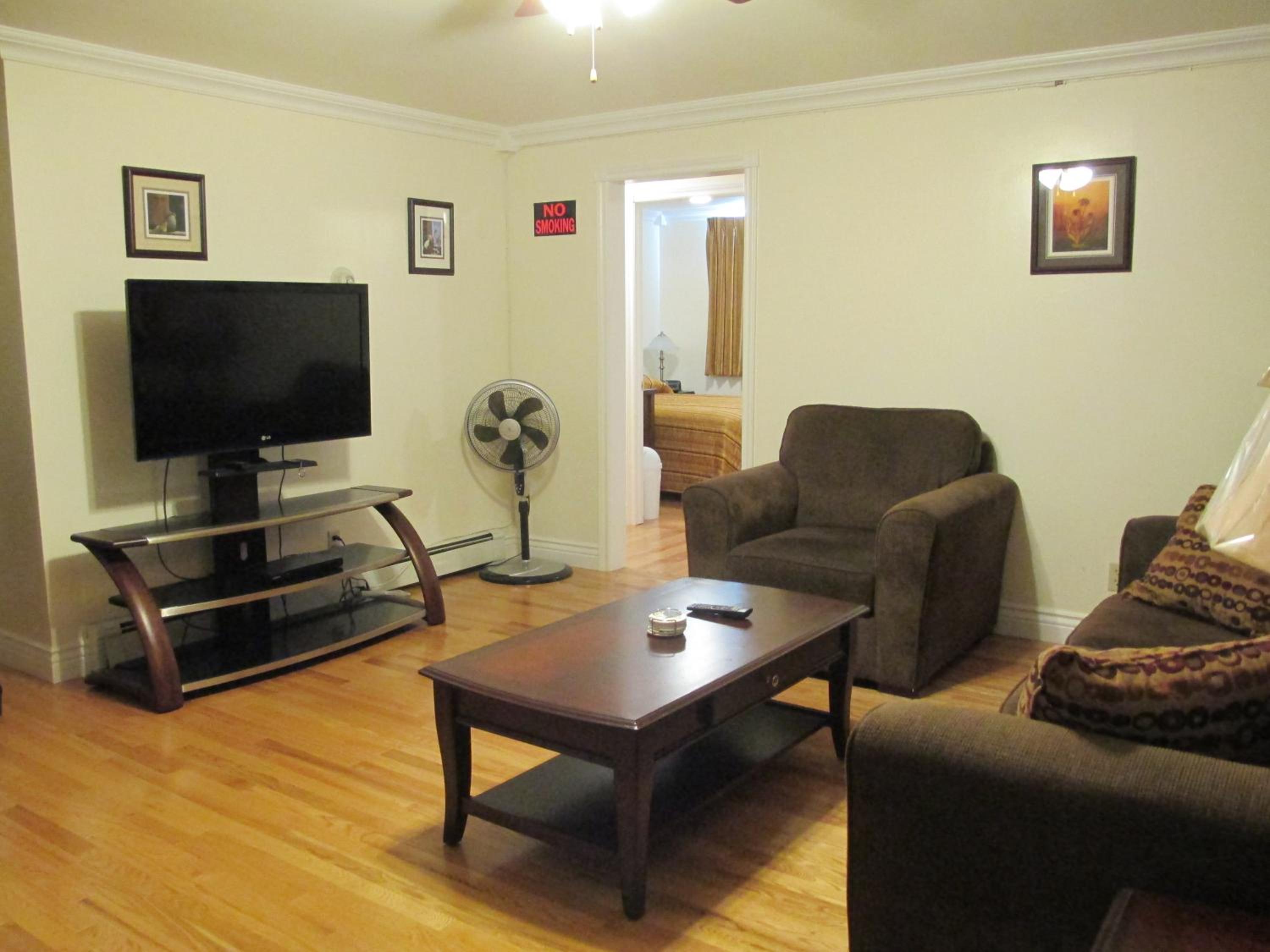 Three-Bedroom Apartment photo 1