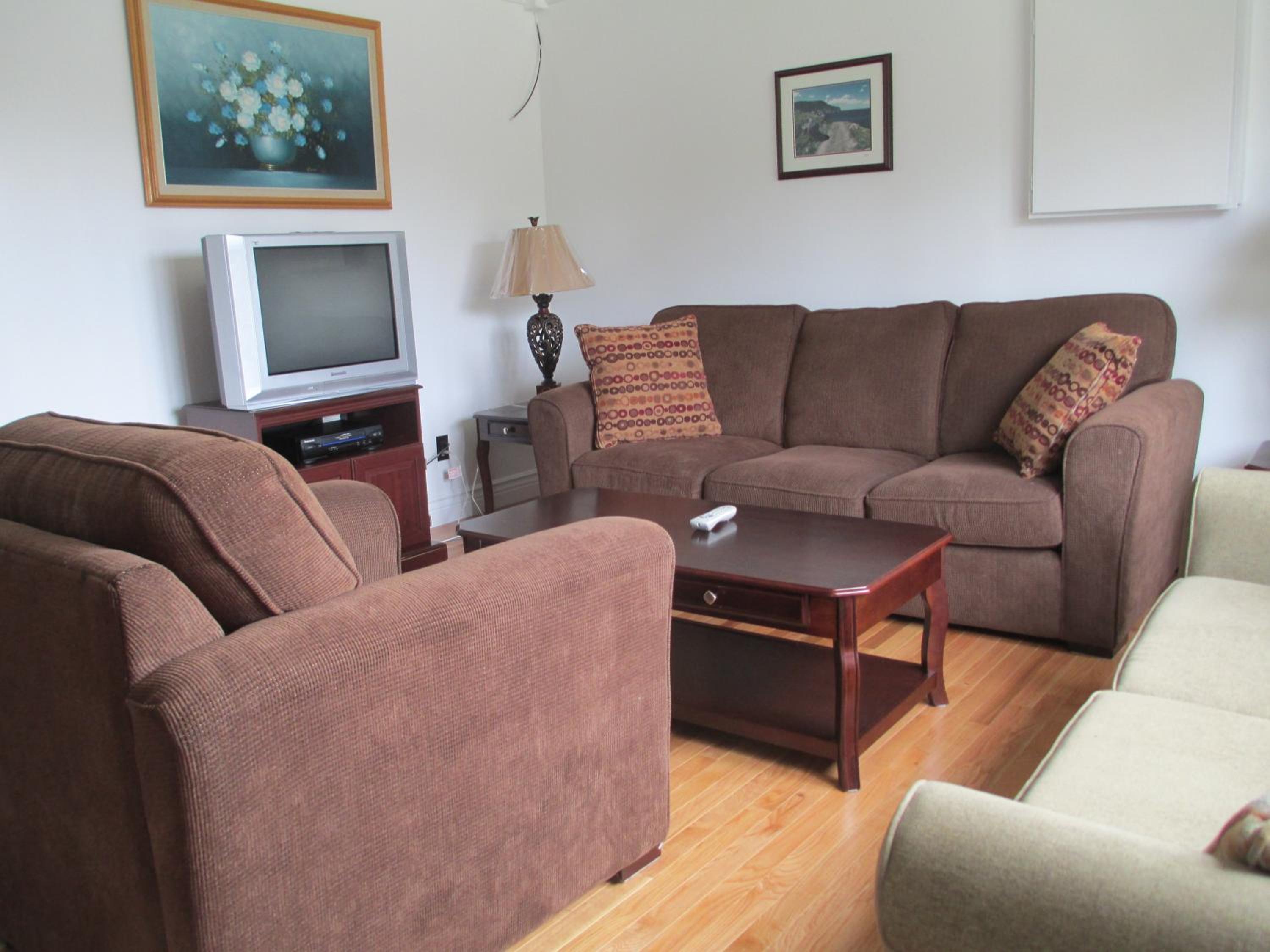 One-Bedroom Apartment photo 1