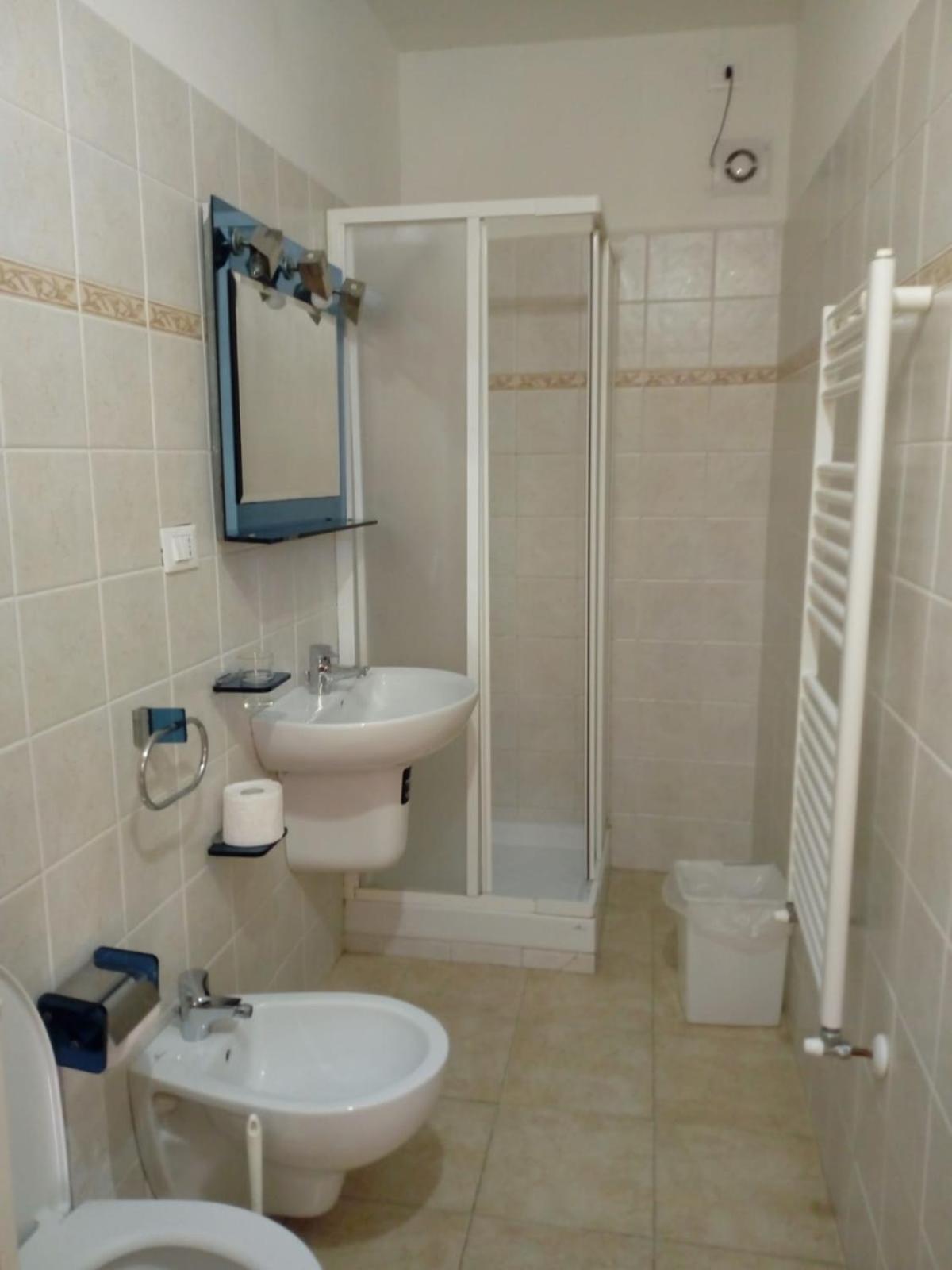Large One-Bedroom Apartment - Annex photo 2