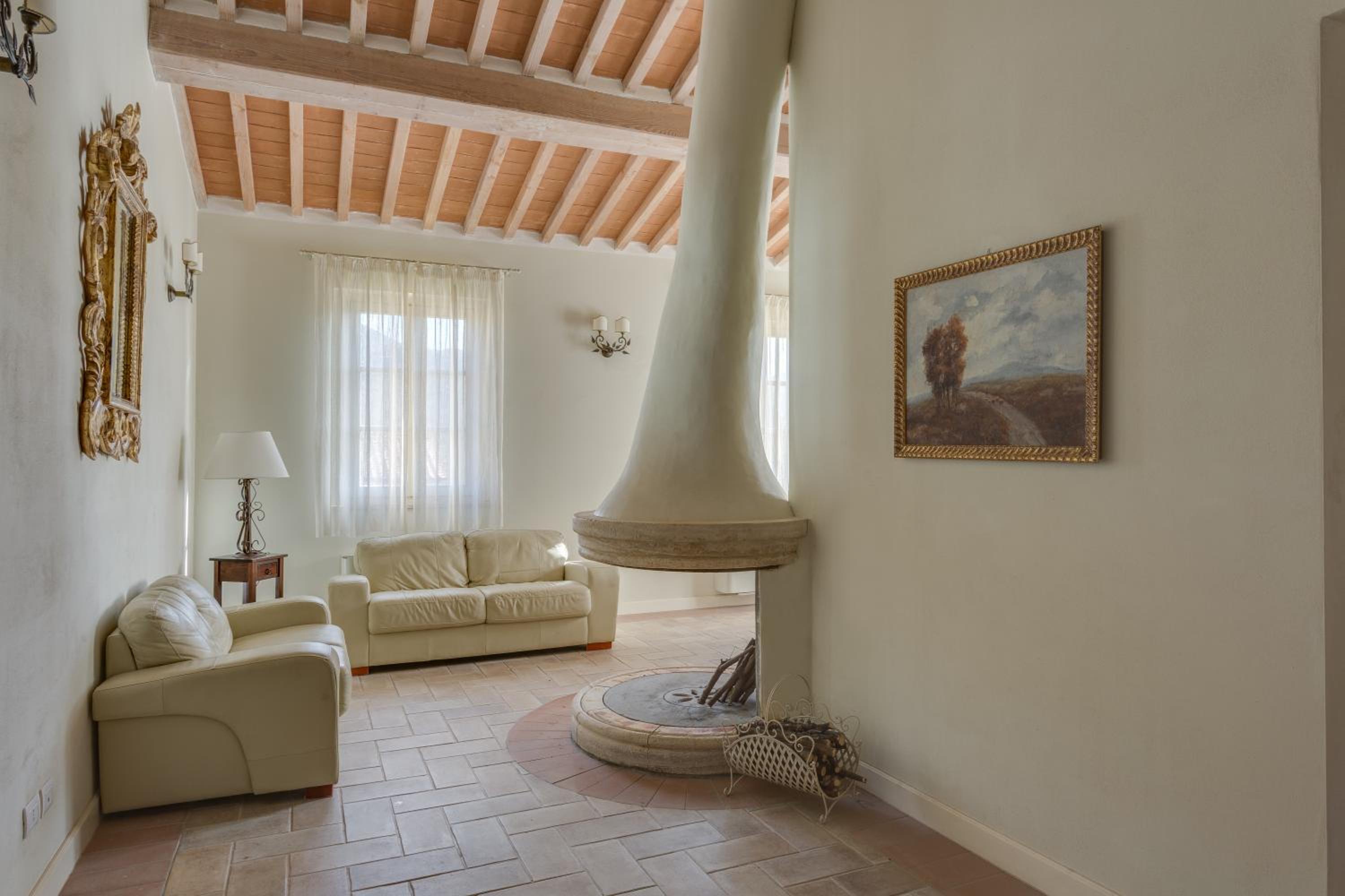 Three-Bedroom Apartment - Split Level photo 1
