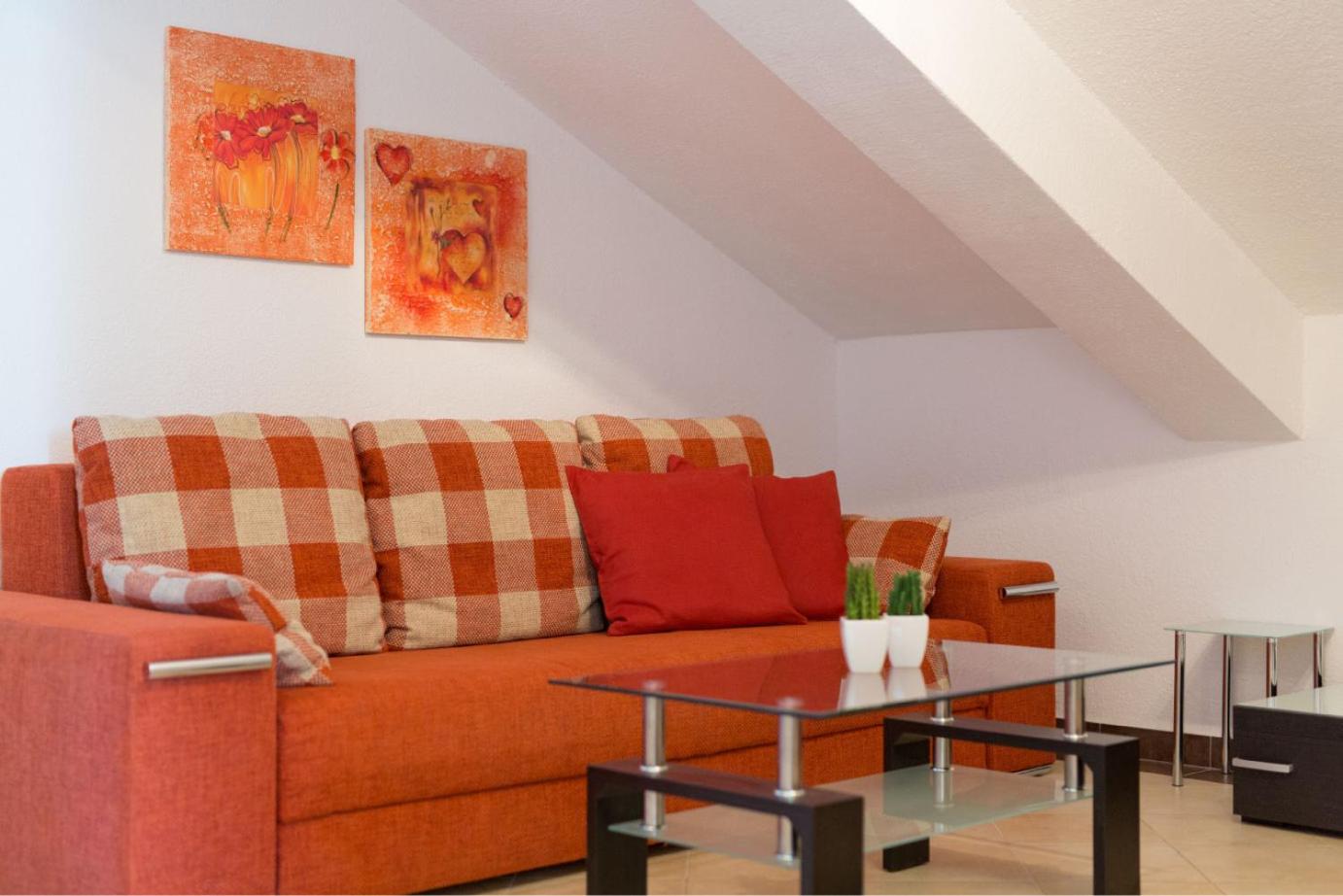 Apartment with Balcony - Photo 18