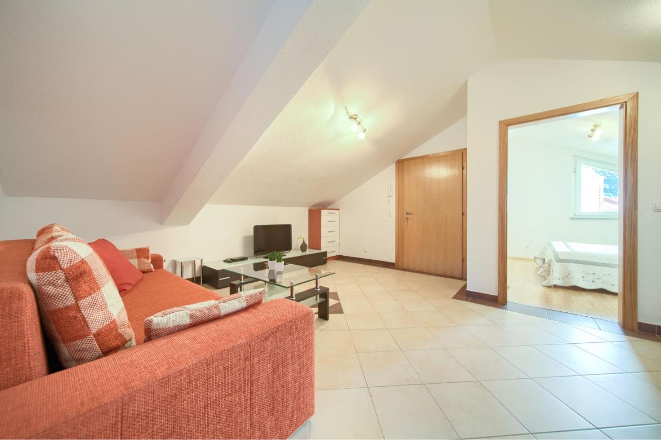Apartment with Balcony - Photo 17