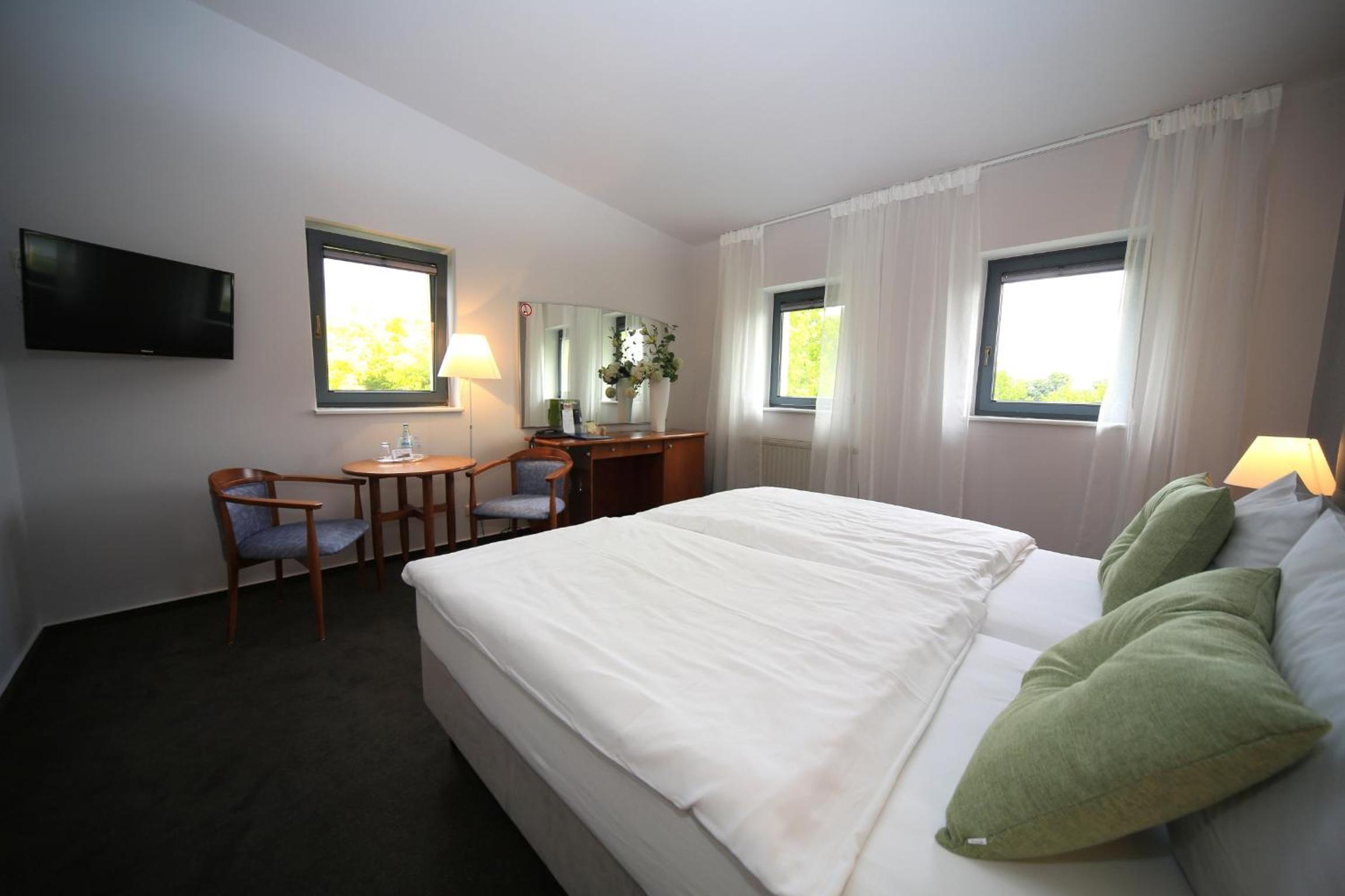 Double Room - Photo 7