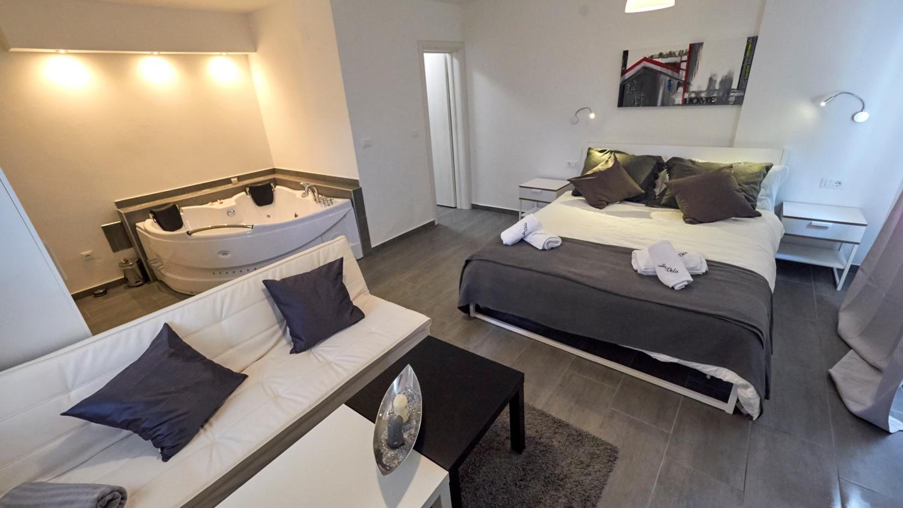 Double Room with Spa Bath