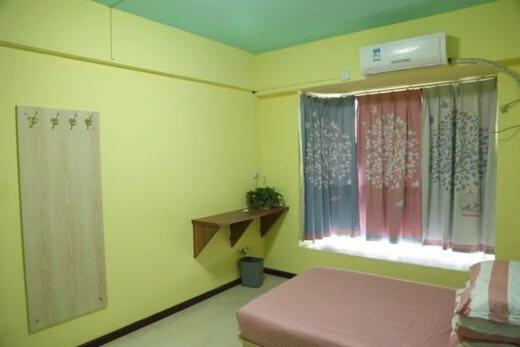Double Room with Shared Bathroom photo 2