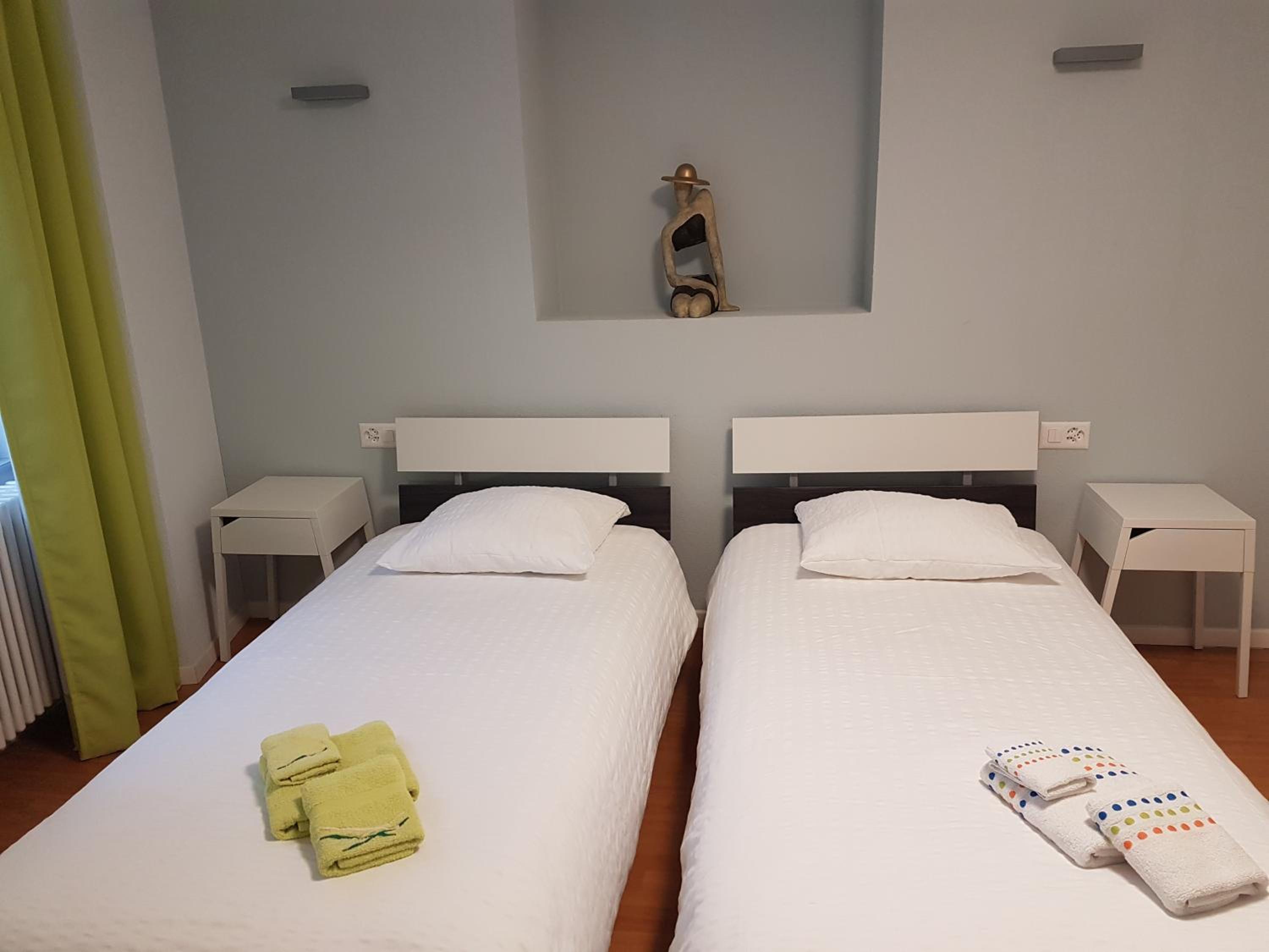 Twin Room - Photo 4