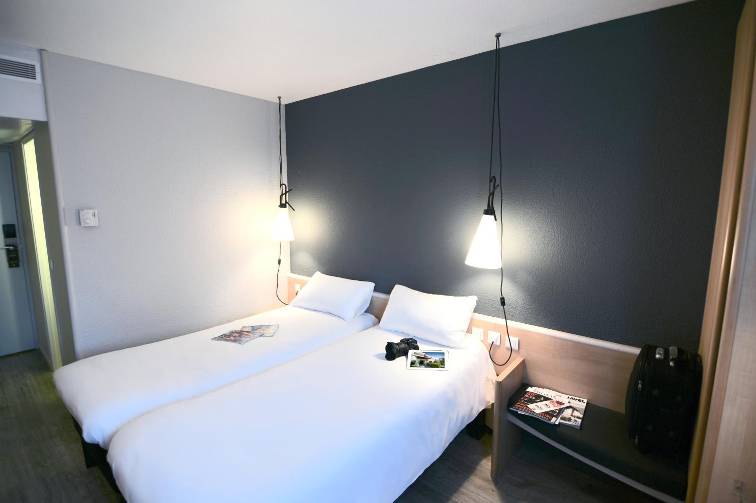 Standard Twin Room photo 2