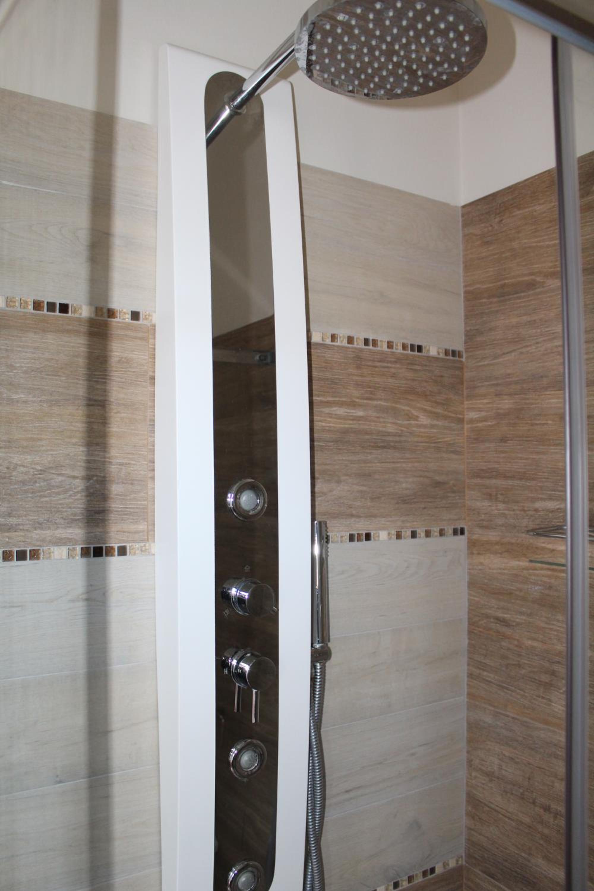 Deluxe Double Room with Balcony - Photo 24