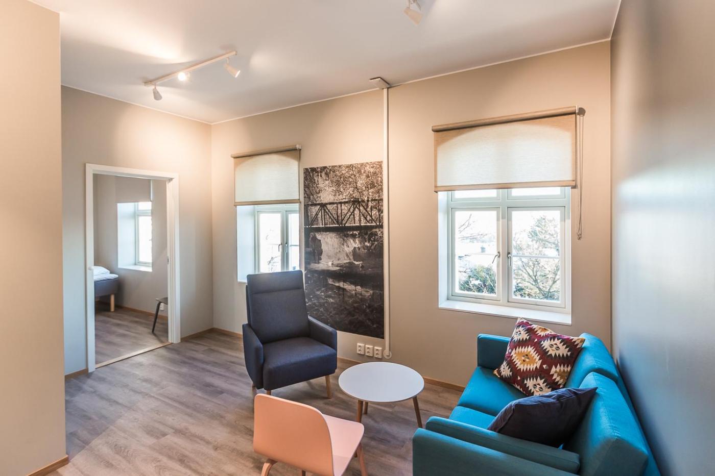Two-Bedroom Apartment - Photo 2