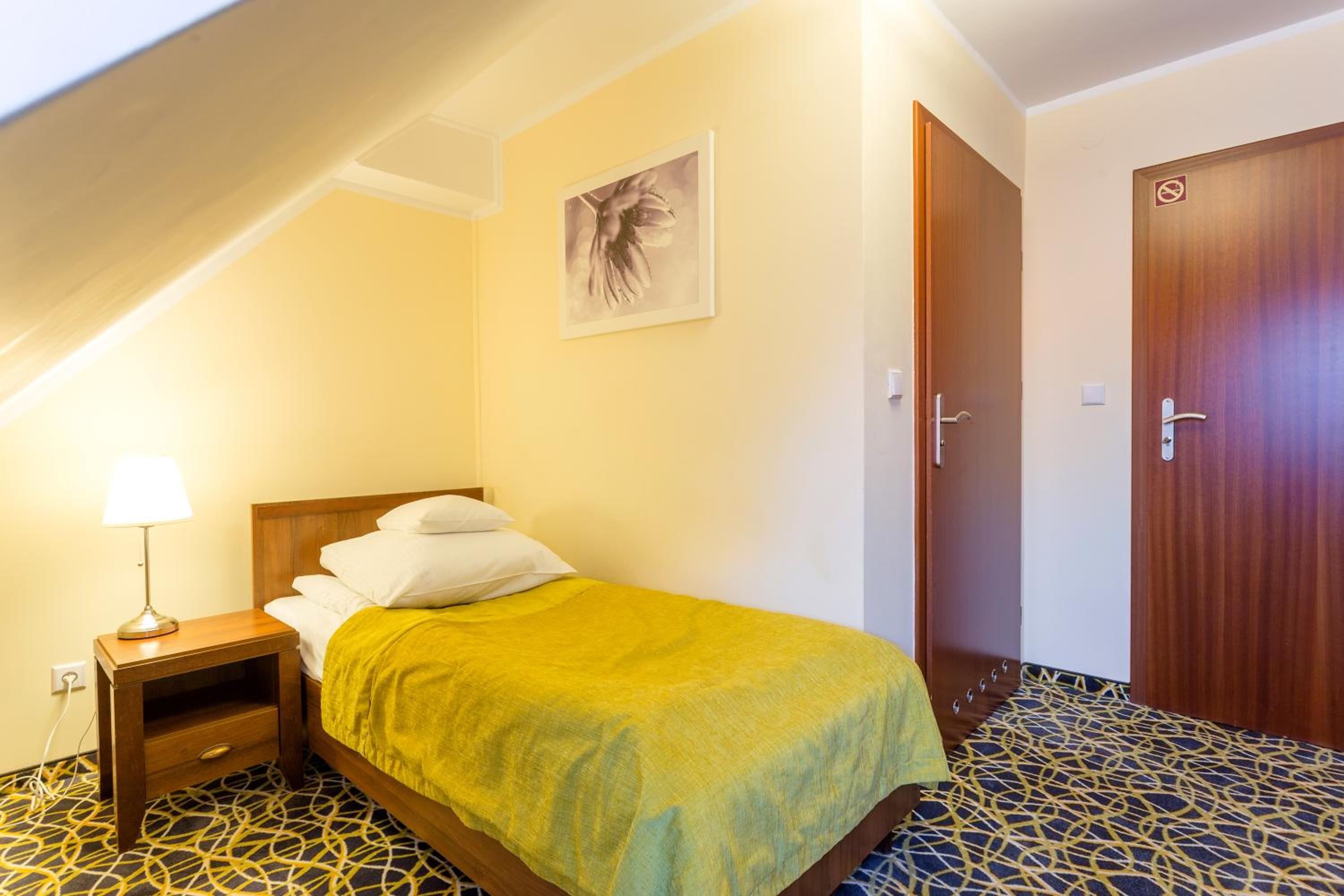 Standard Single Room