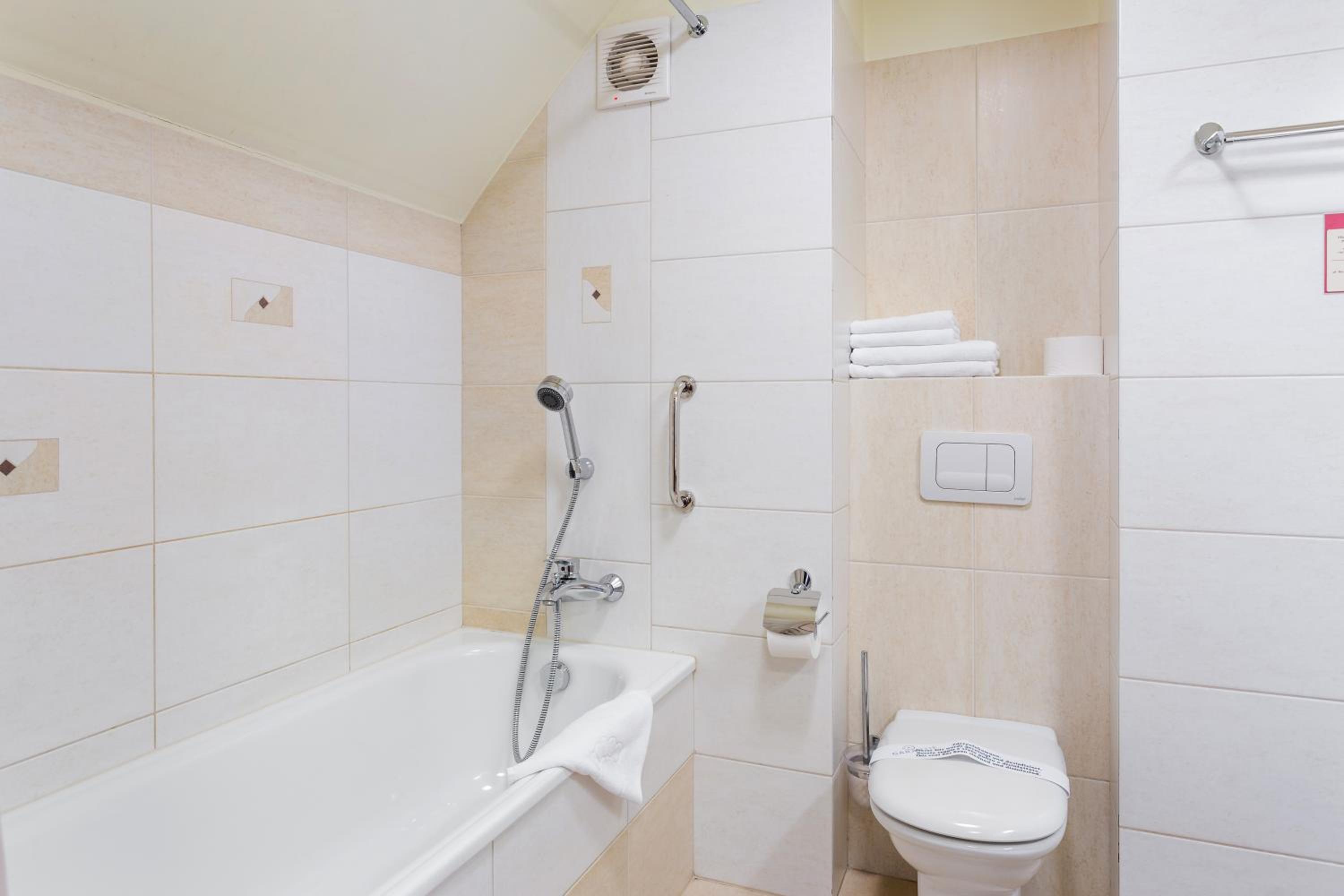 Apartment - Photo 4