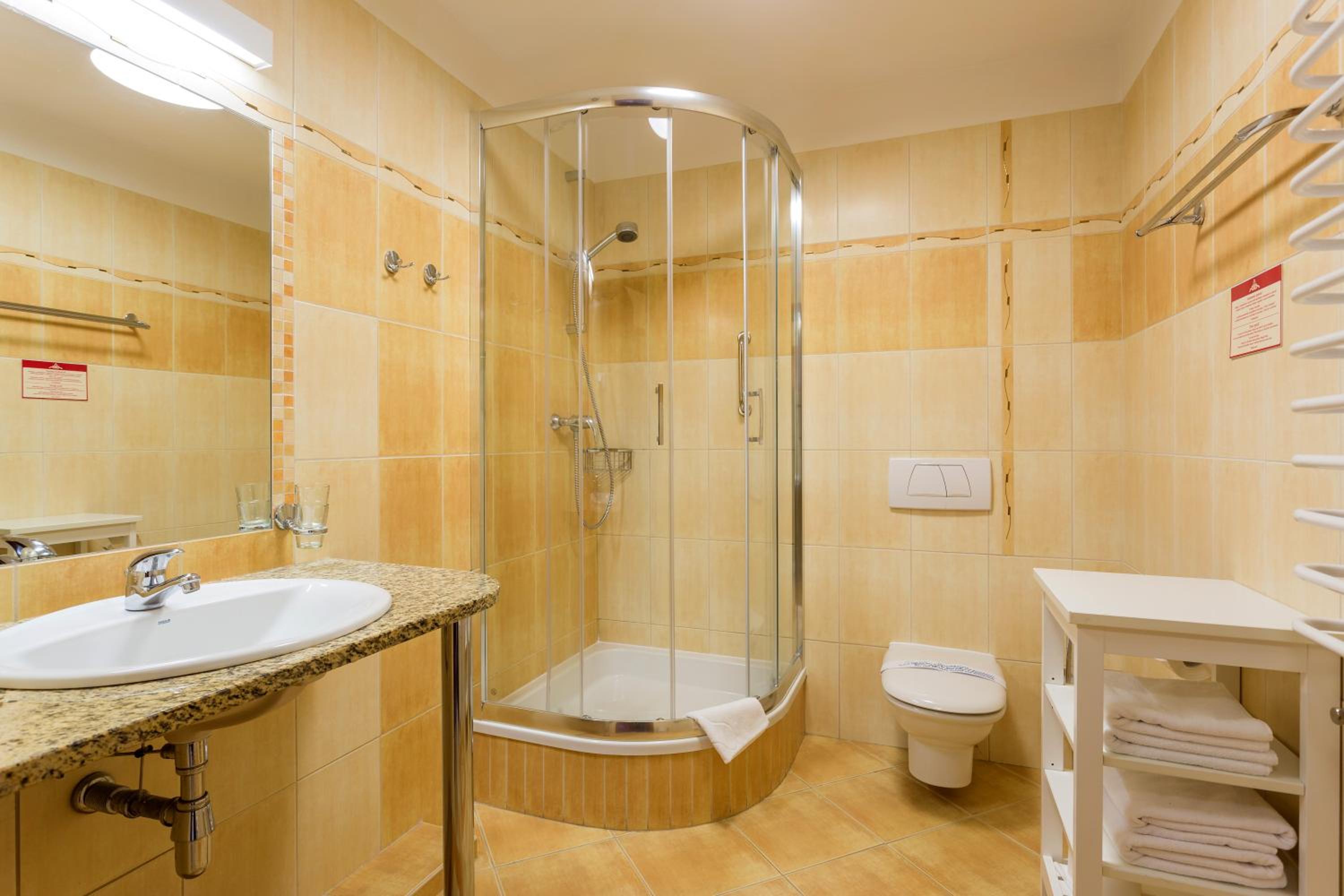Standard Double or Twin Room - Photo 2