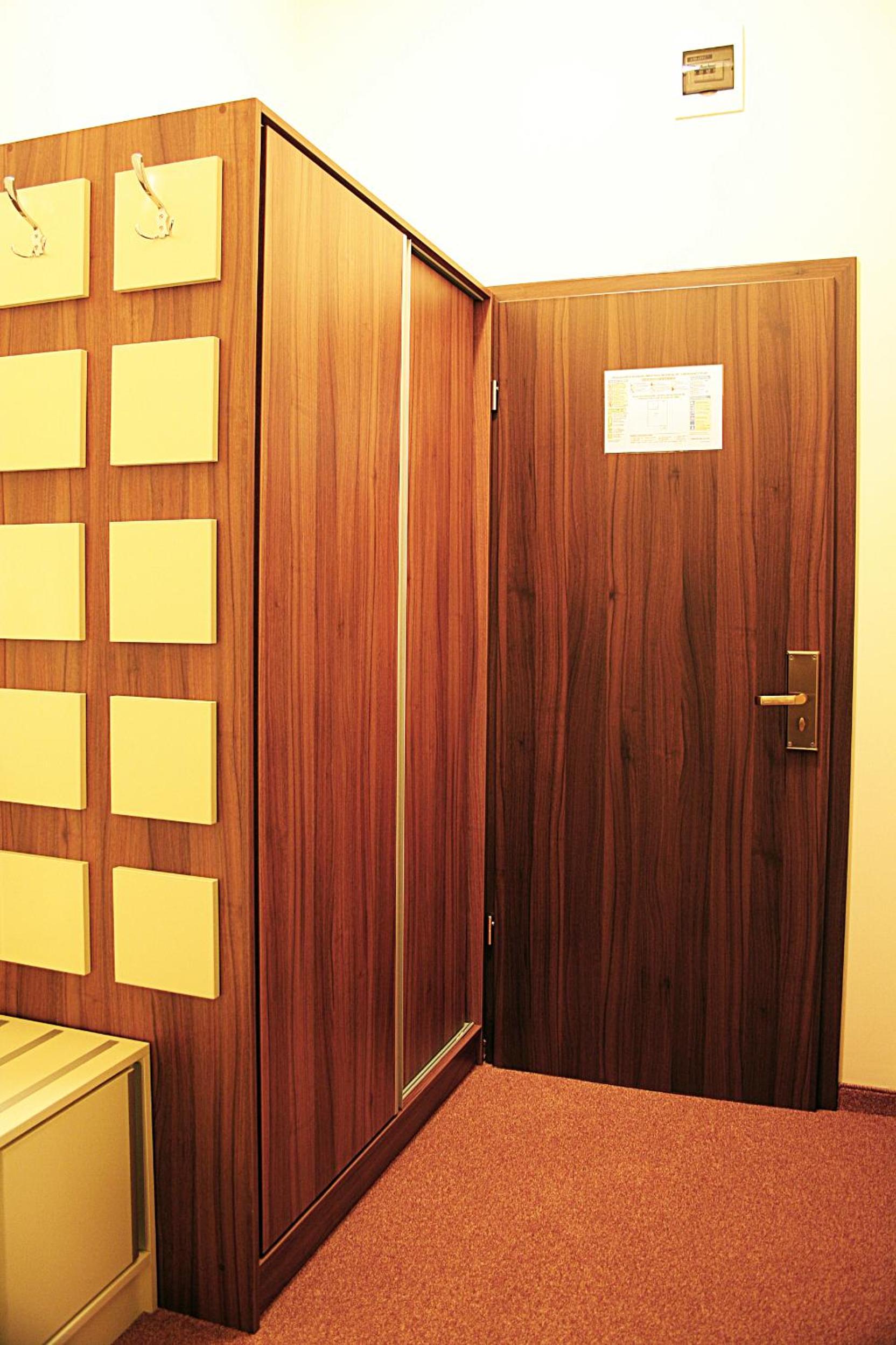 Double Room with Balcony - Photo 3