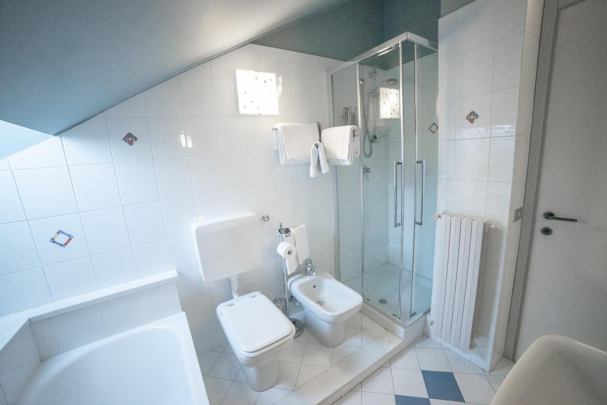 Deluxe Triple Room photo 3