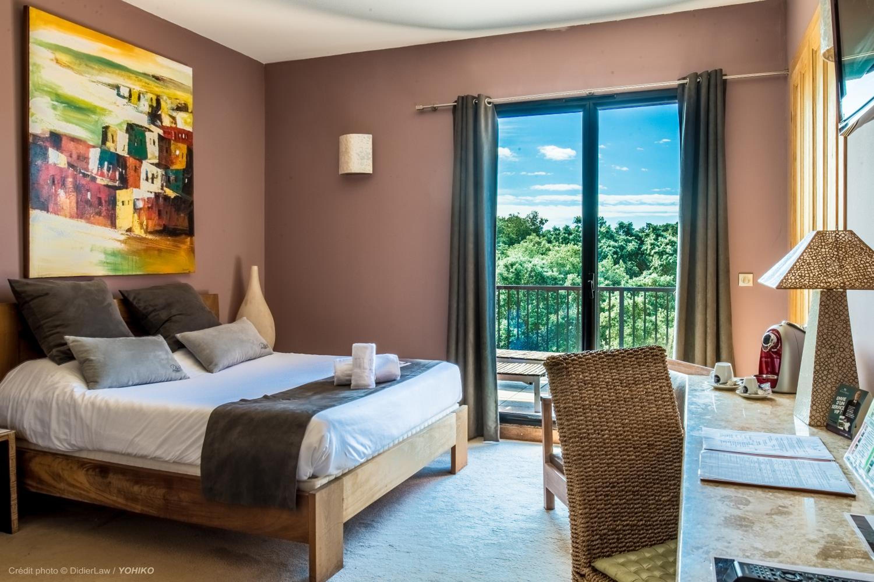 Double Deluxe Room with Terrace - Photo 2