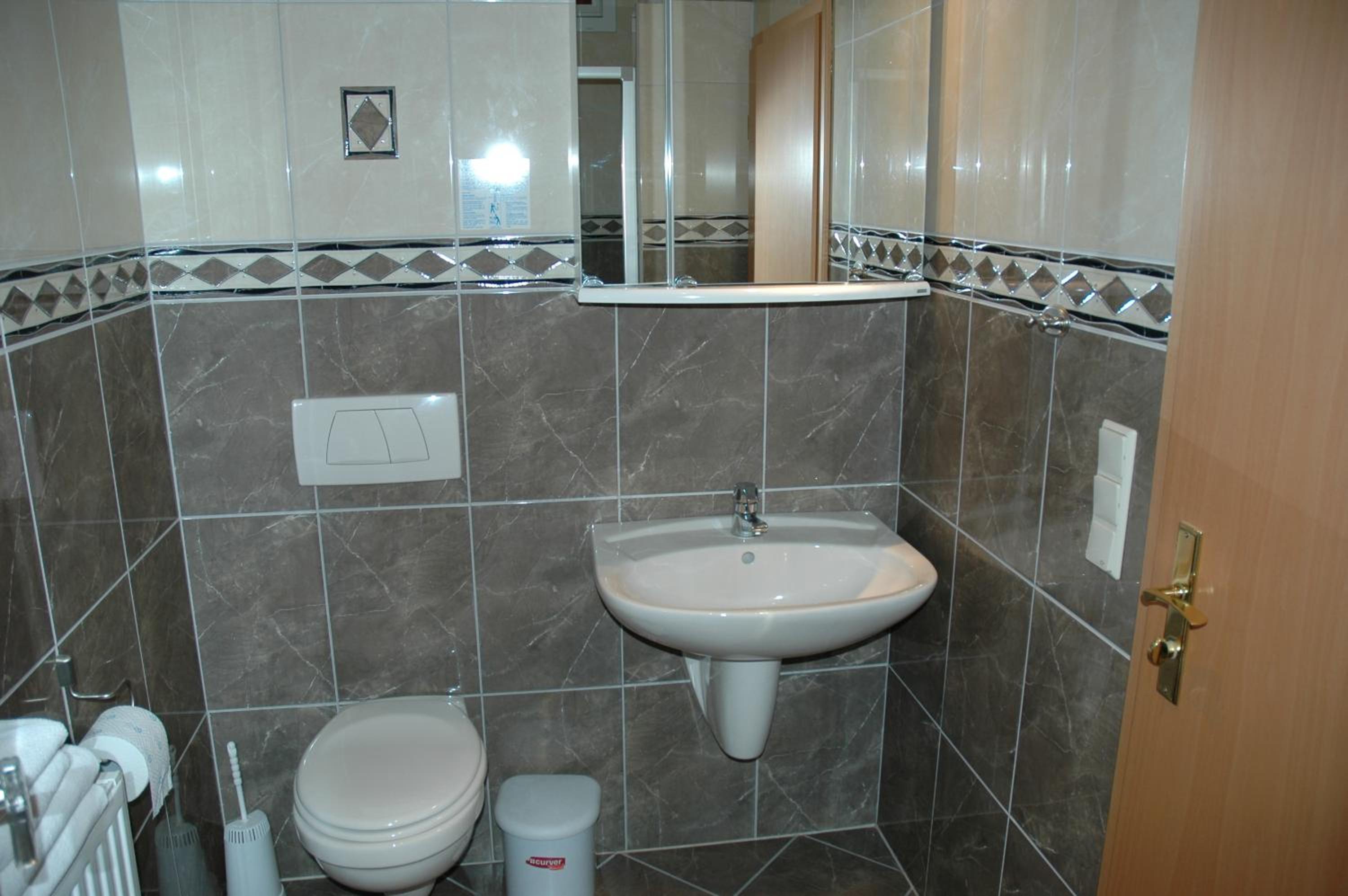 Standard Twin Room - Photo 3