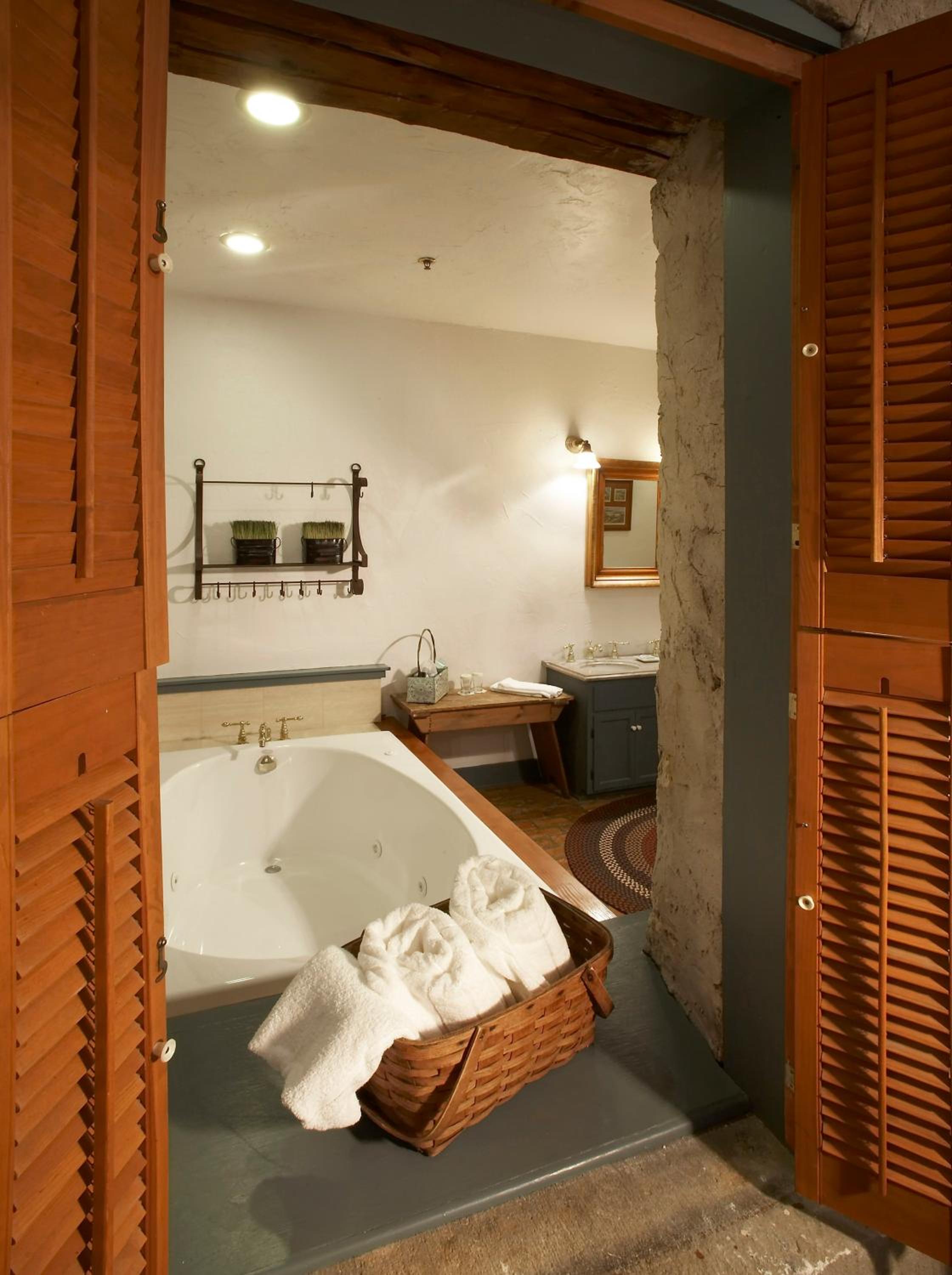 Deluxe King Room - Photo 2