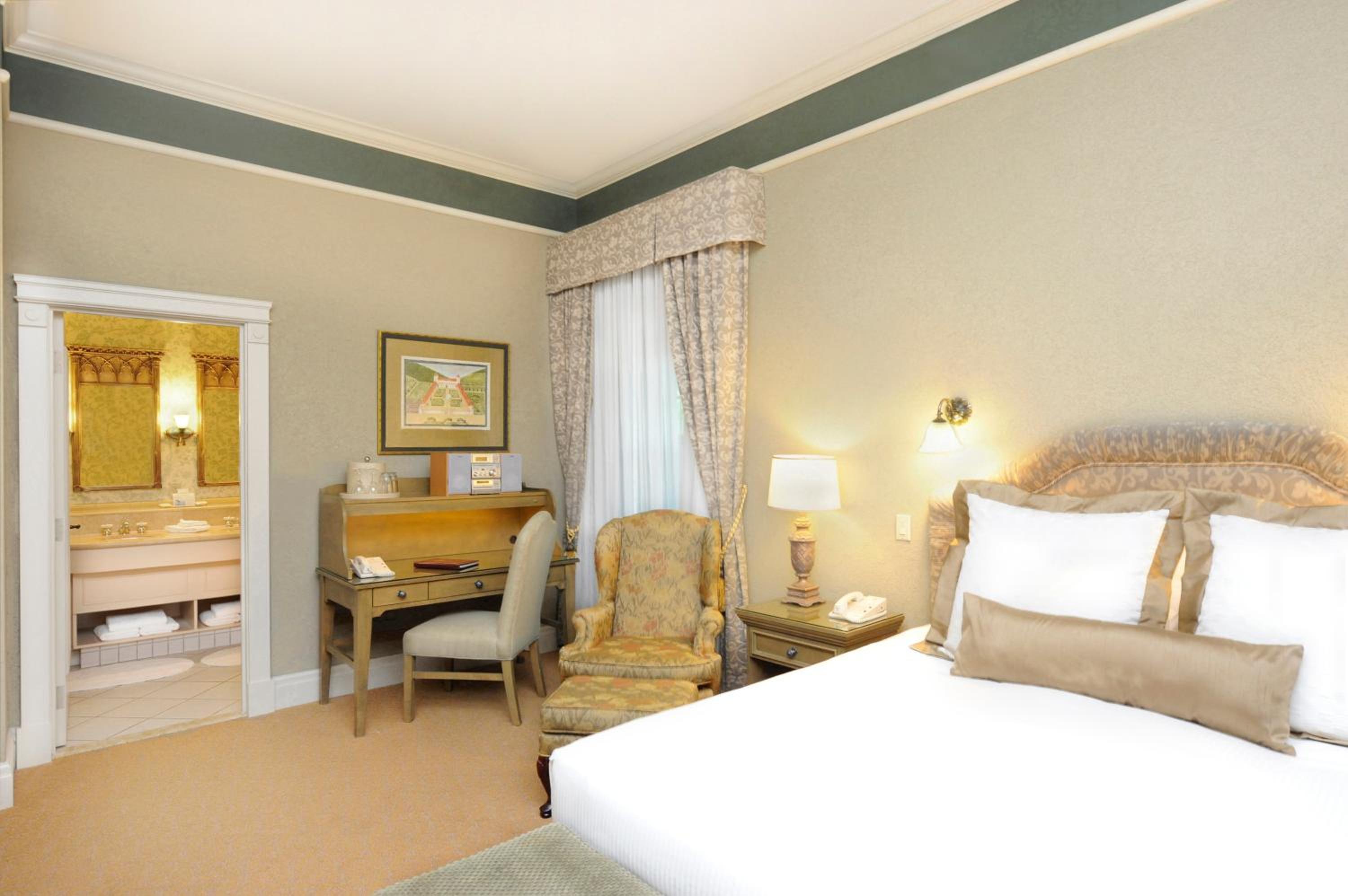 King Suite - Photo 2