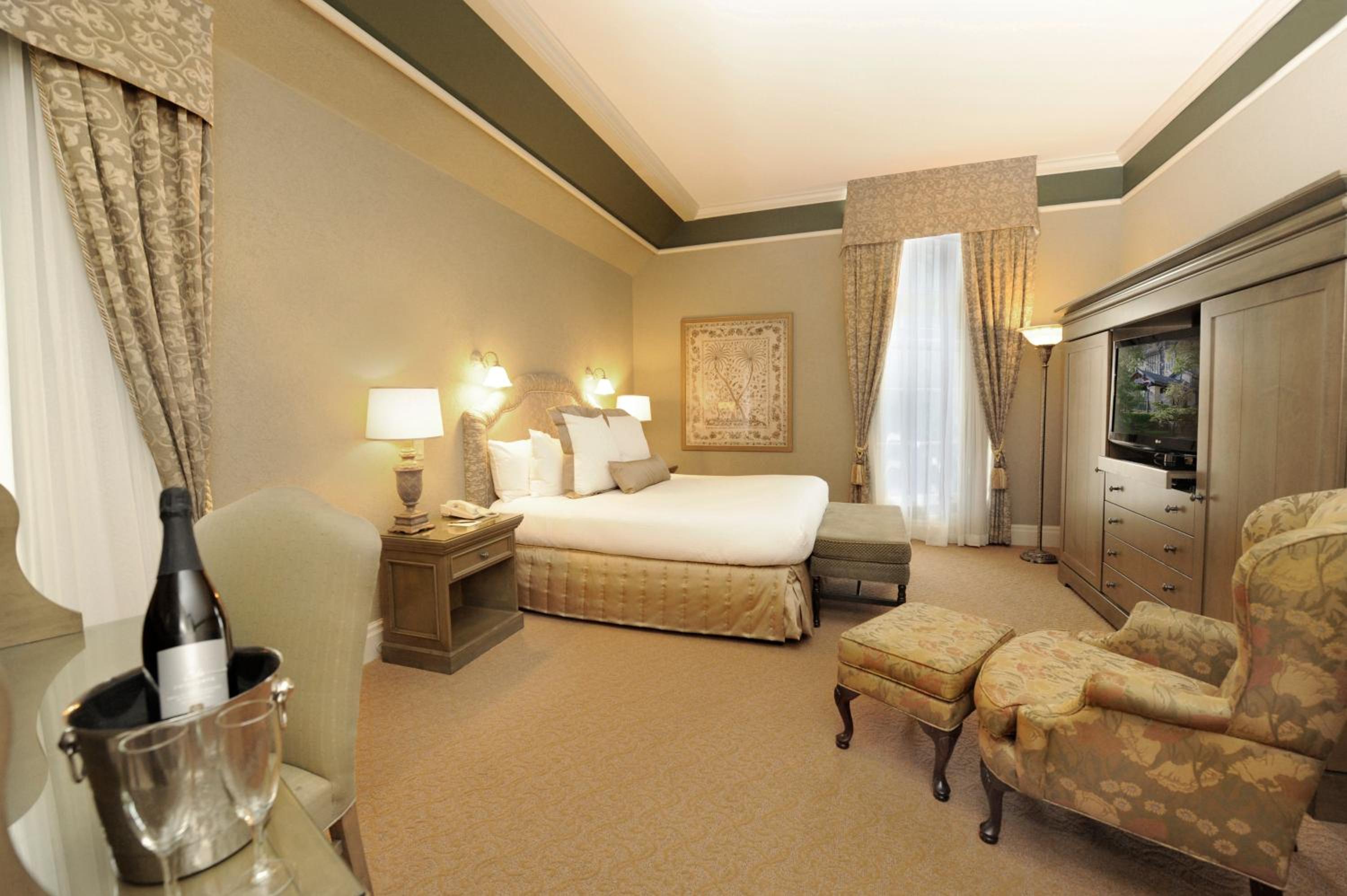 King Suite - Photo 1