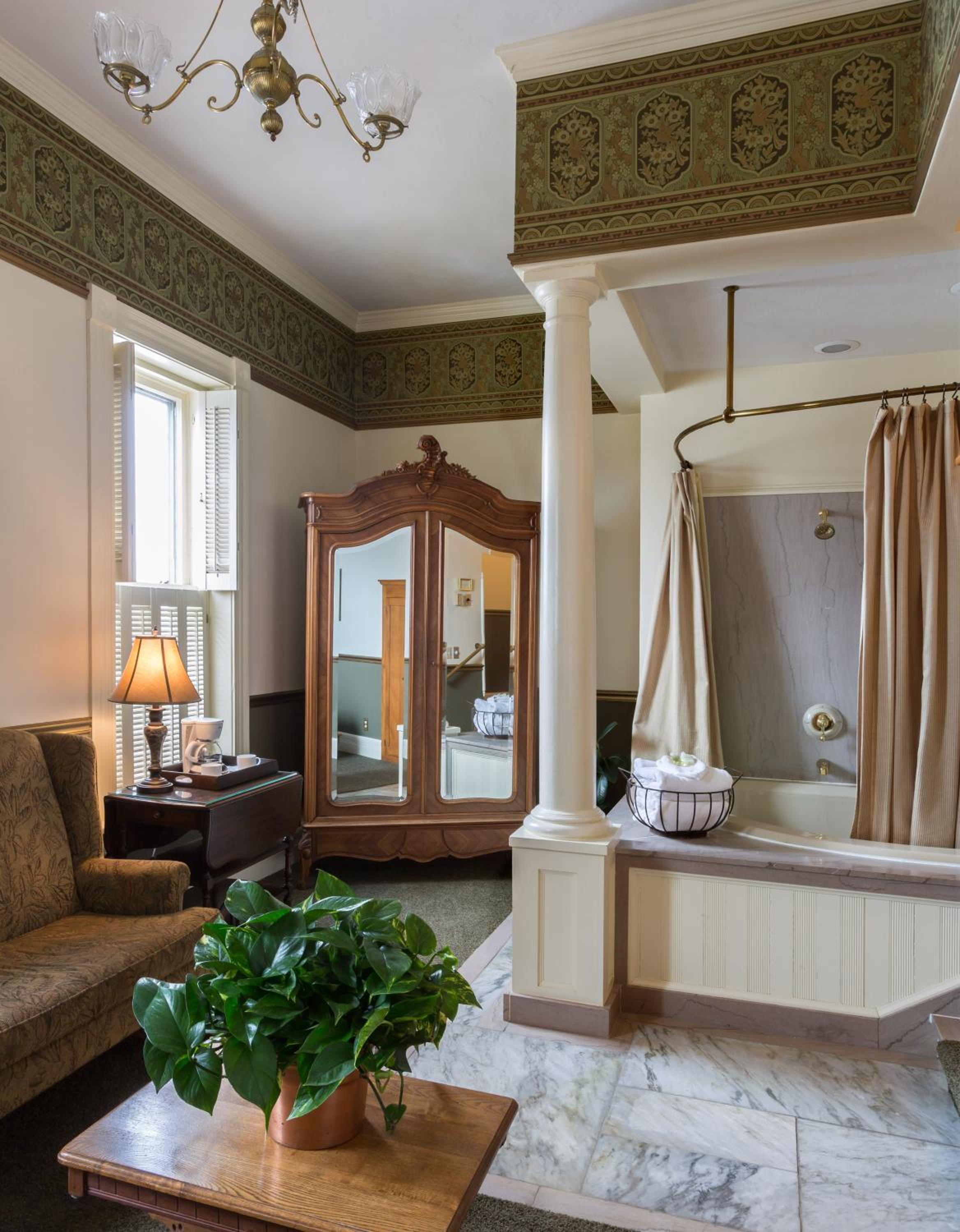 Superior King Room - Photo 2