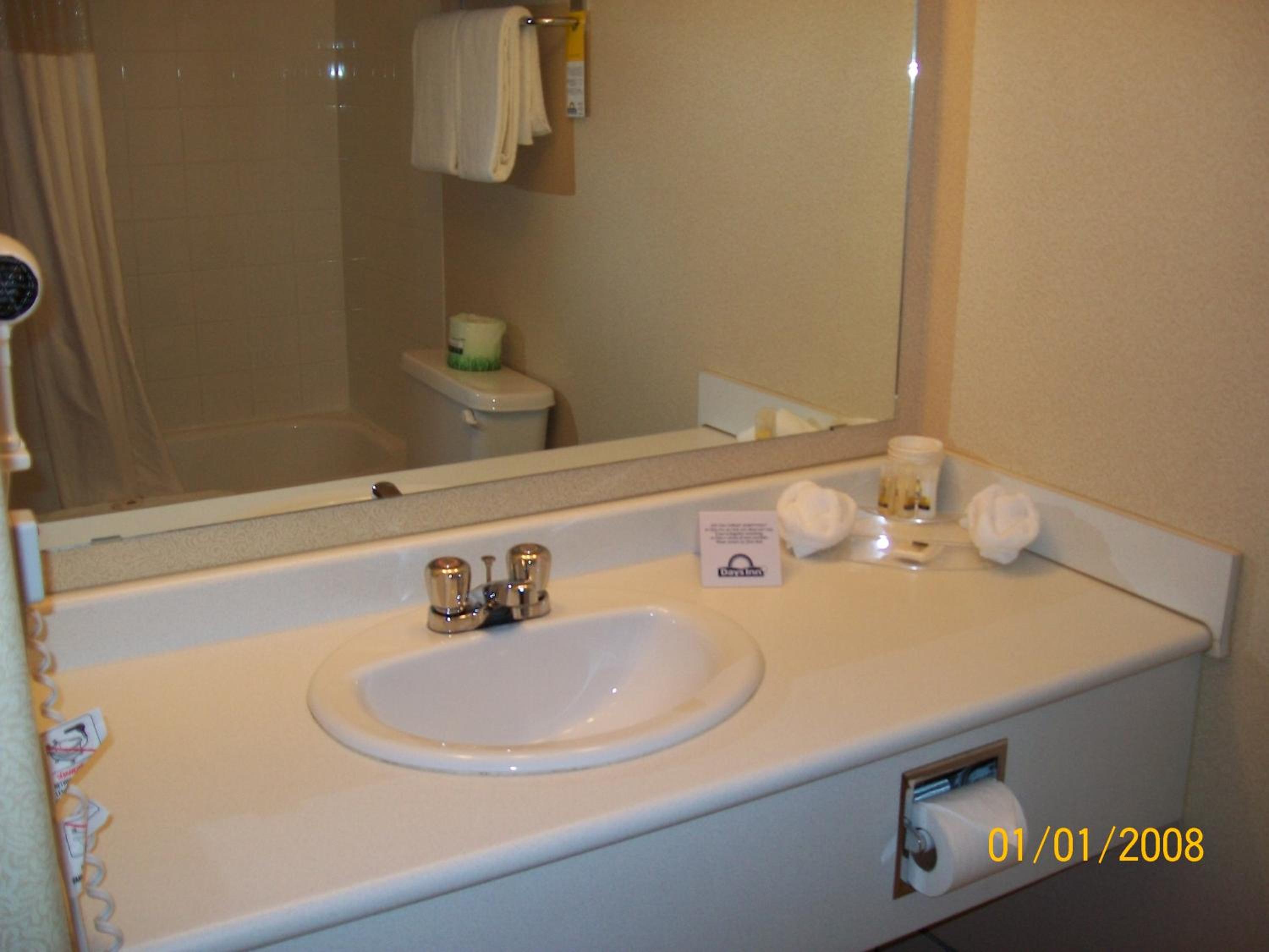 One-Bedroom Board Room Suite - Non-Smoking - Photo 2