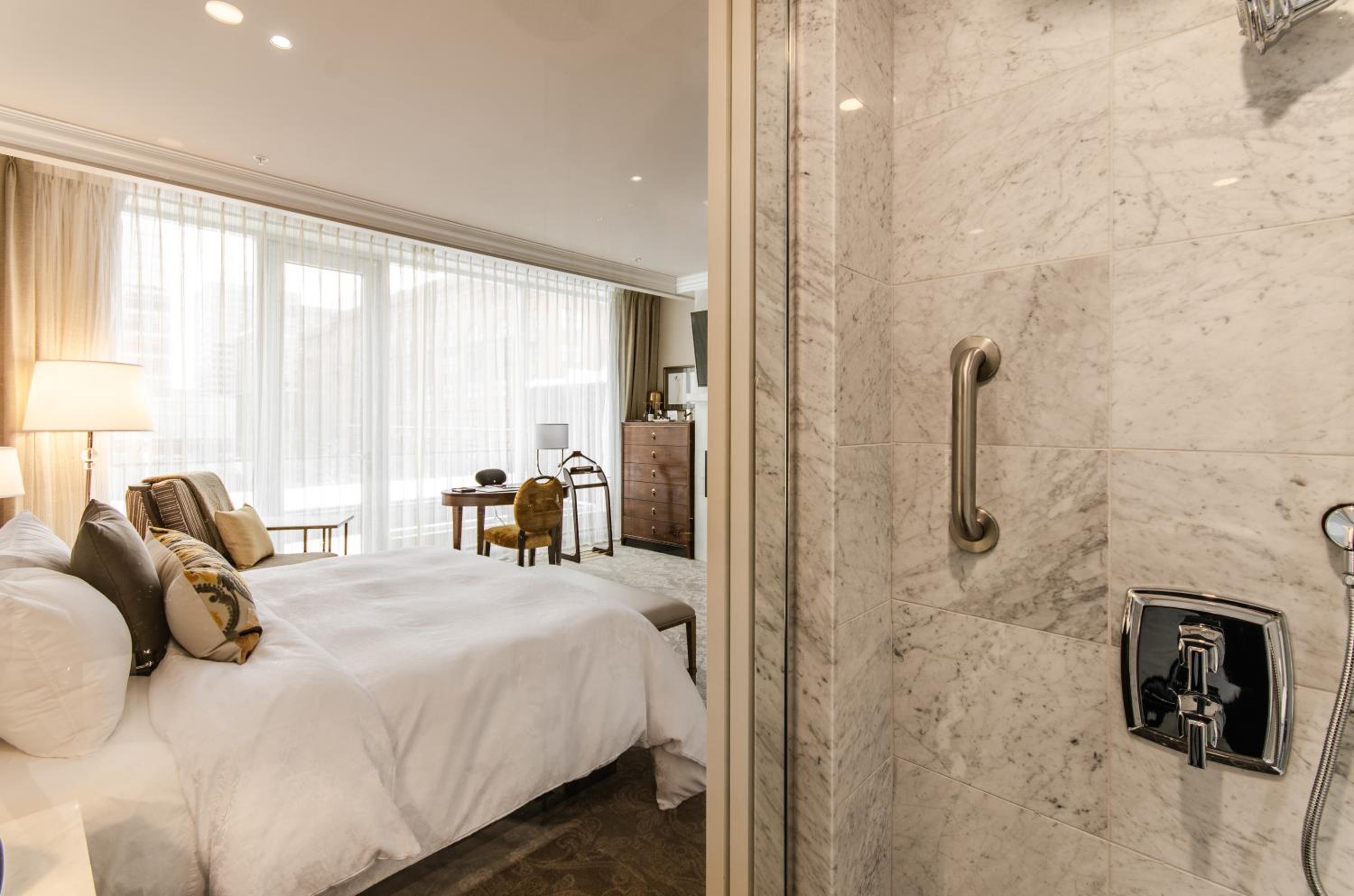 Deluxe Room 1 King Bed Terrasse