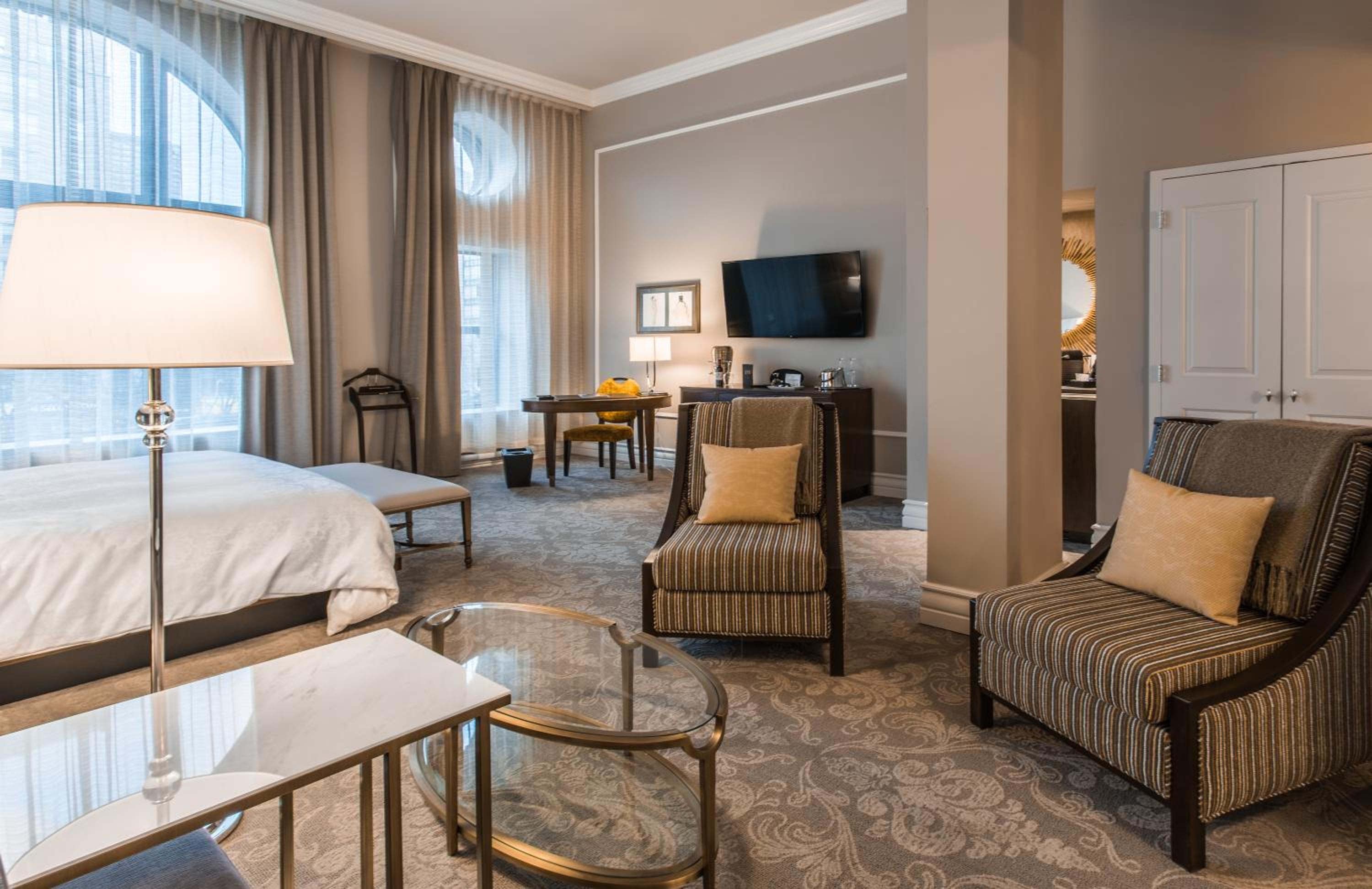Grand Deluxe 1 King Bed City View