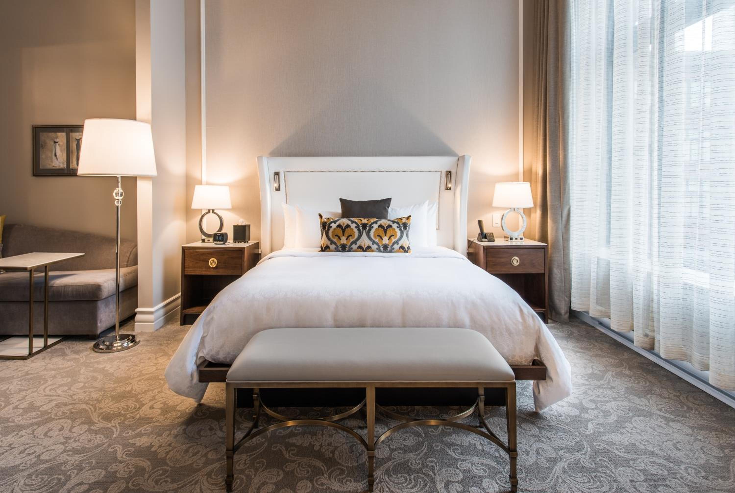 Grand Deluxe 1 King Bed City View