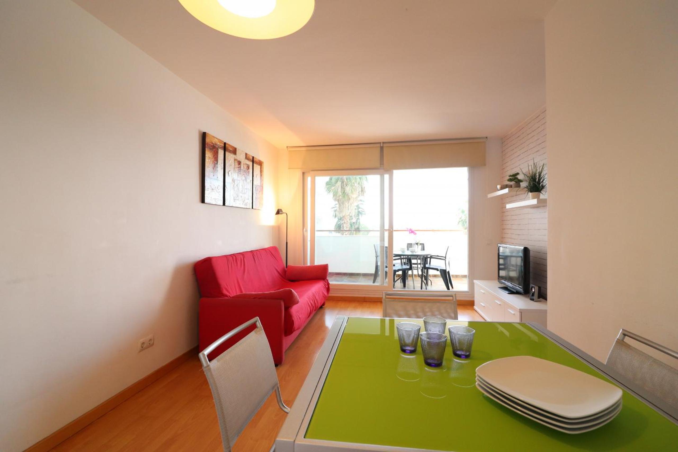 Apartamento con vista a la piscina