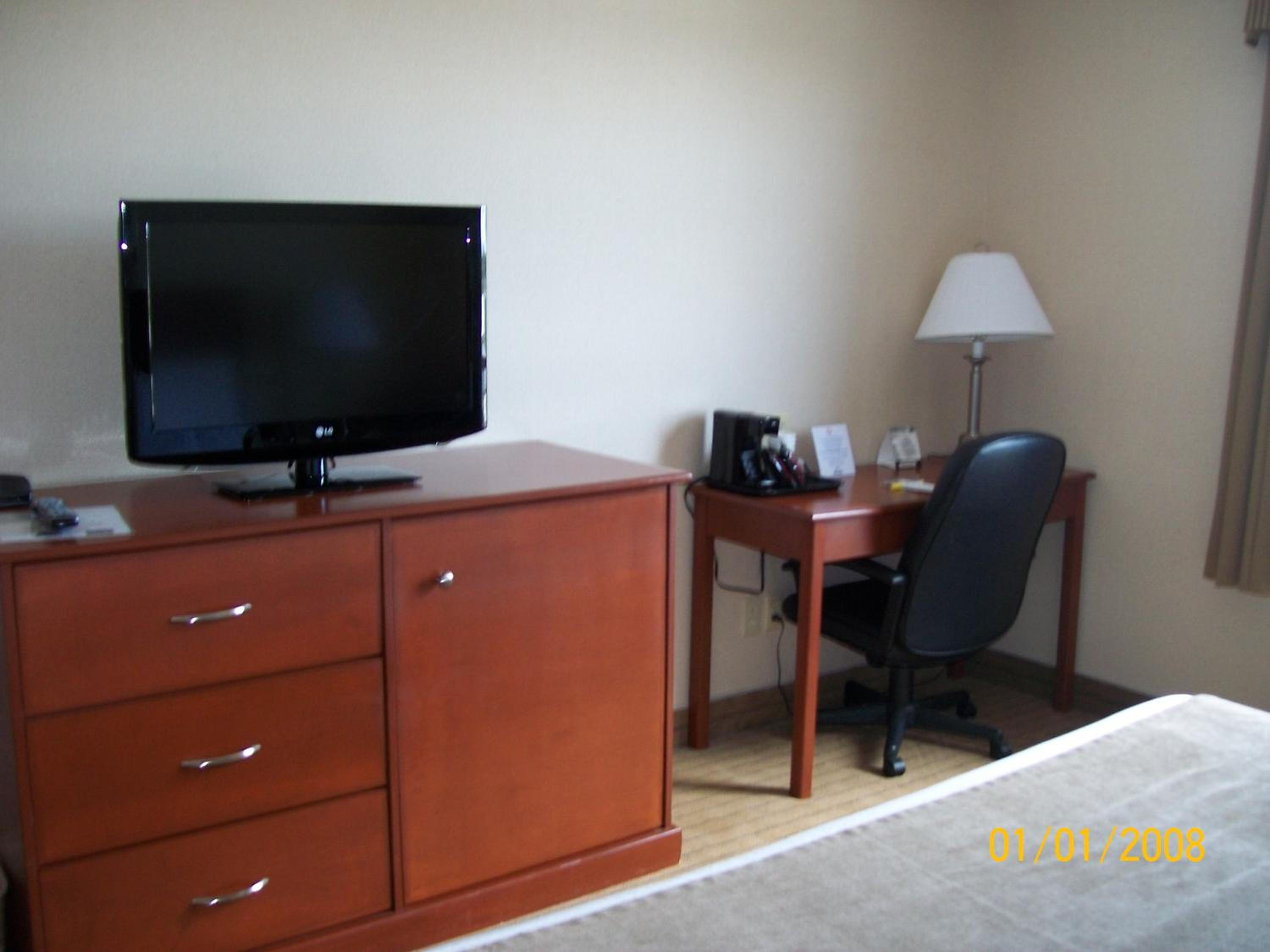 One-Bedroom Board Room Suite - Non-Smoking - Photo 4