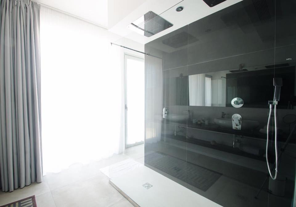 Queen Room with Spa Bath - Photo 26
