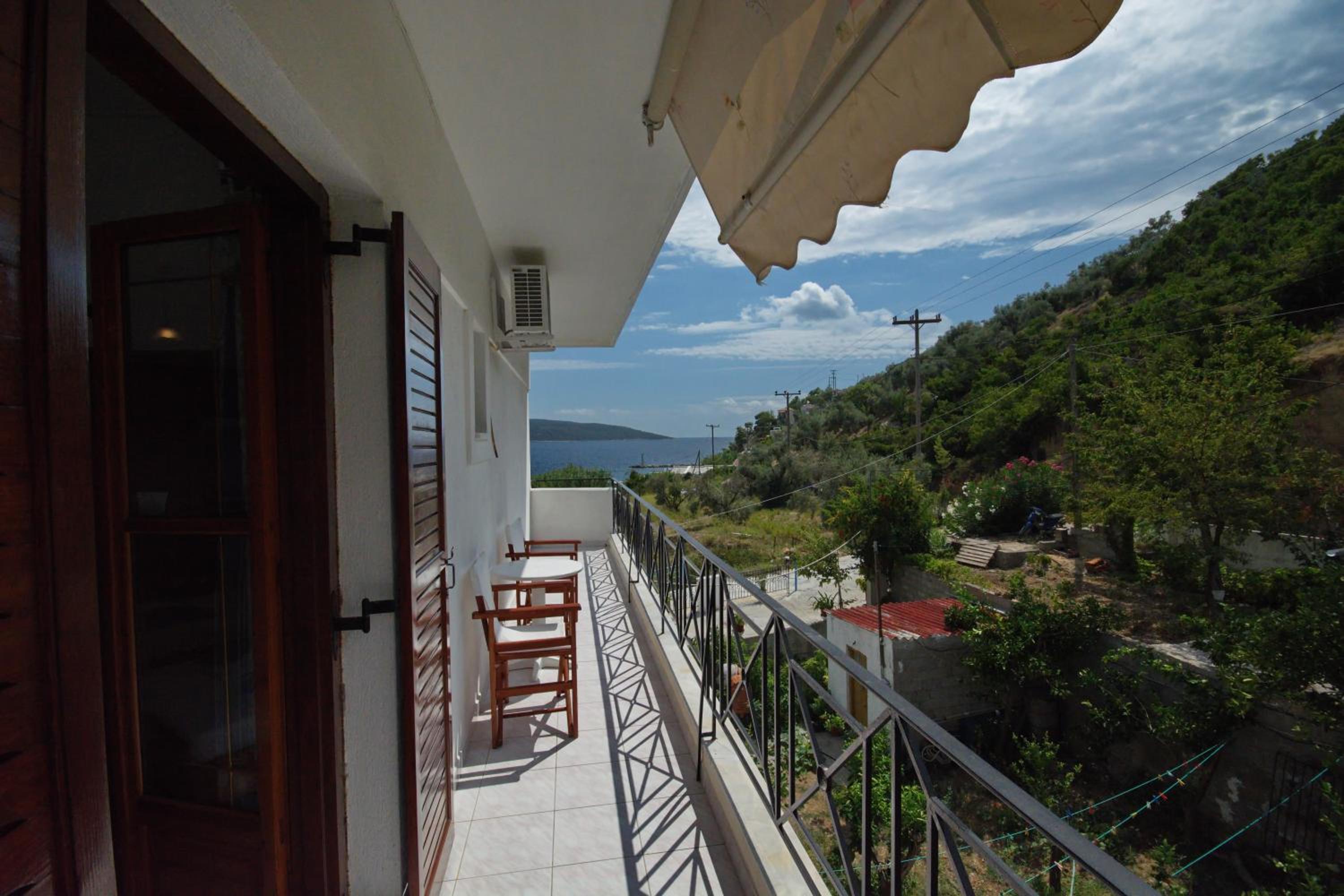 Double Room with Balcony and Sea View photo 3