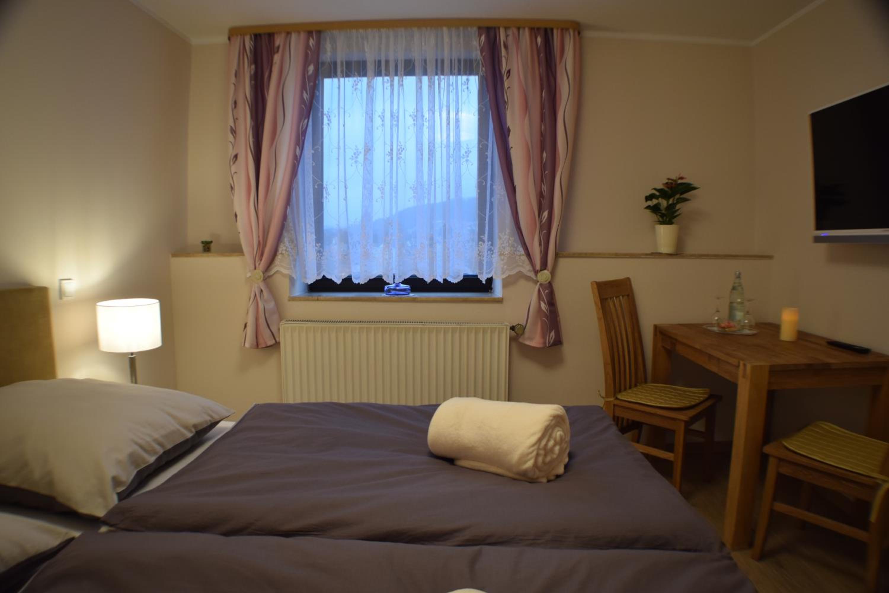 Standard Double Room - Photo 21