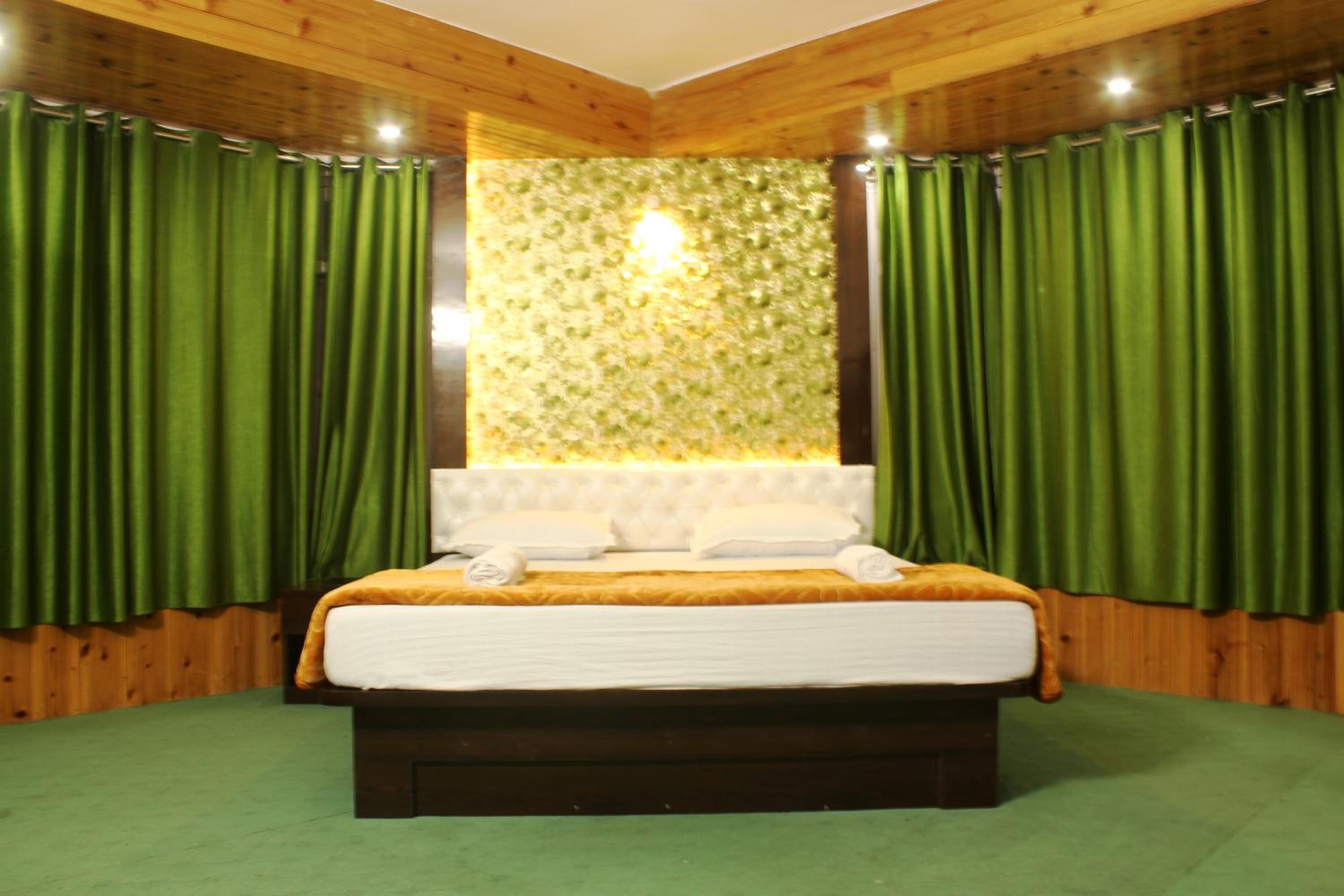 Double Room with Mountain View - Photo 7