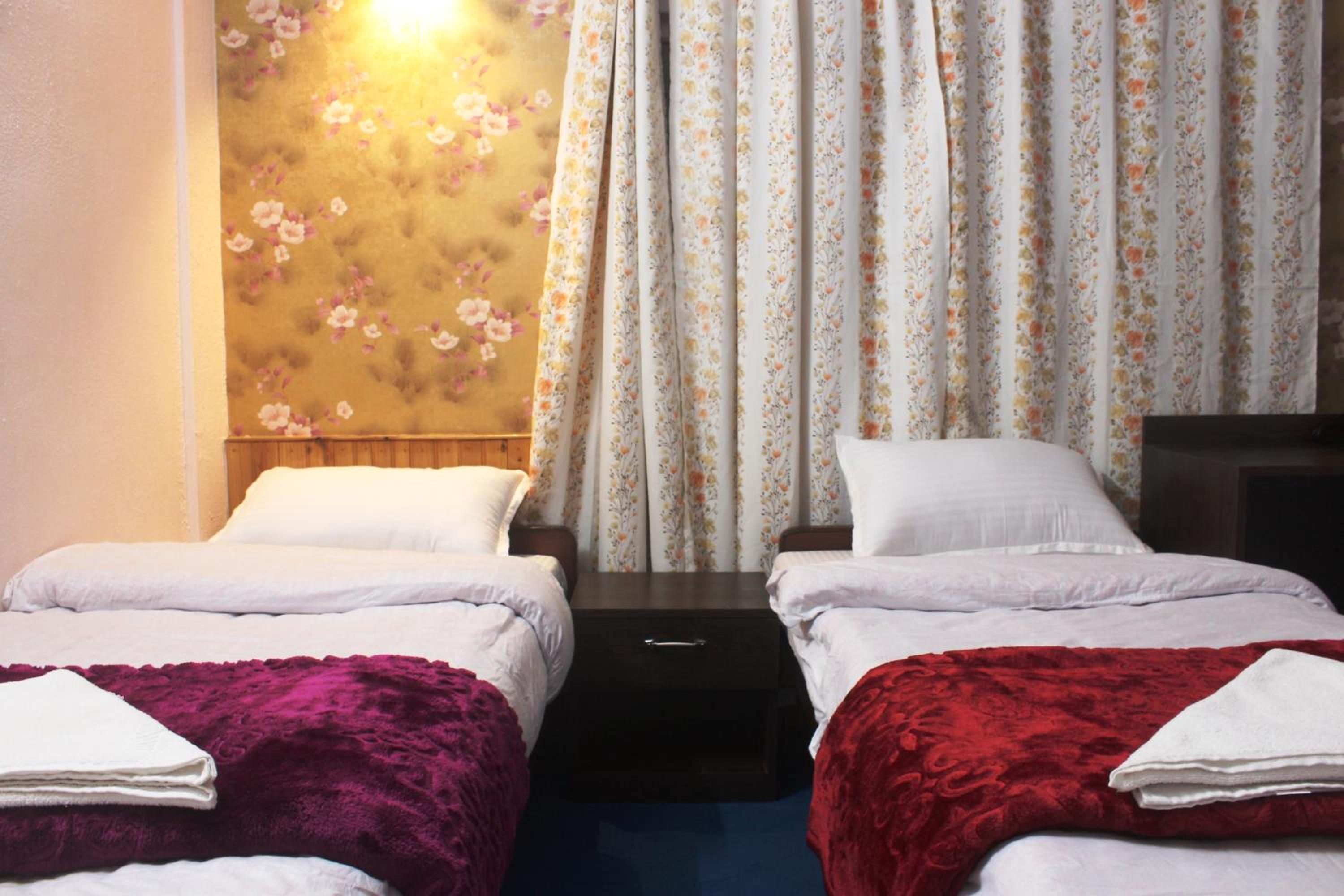 Budget Double Room - Photo 2