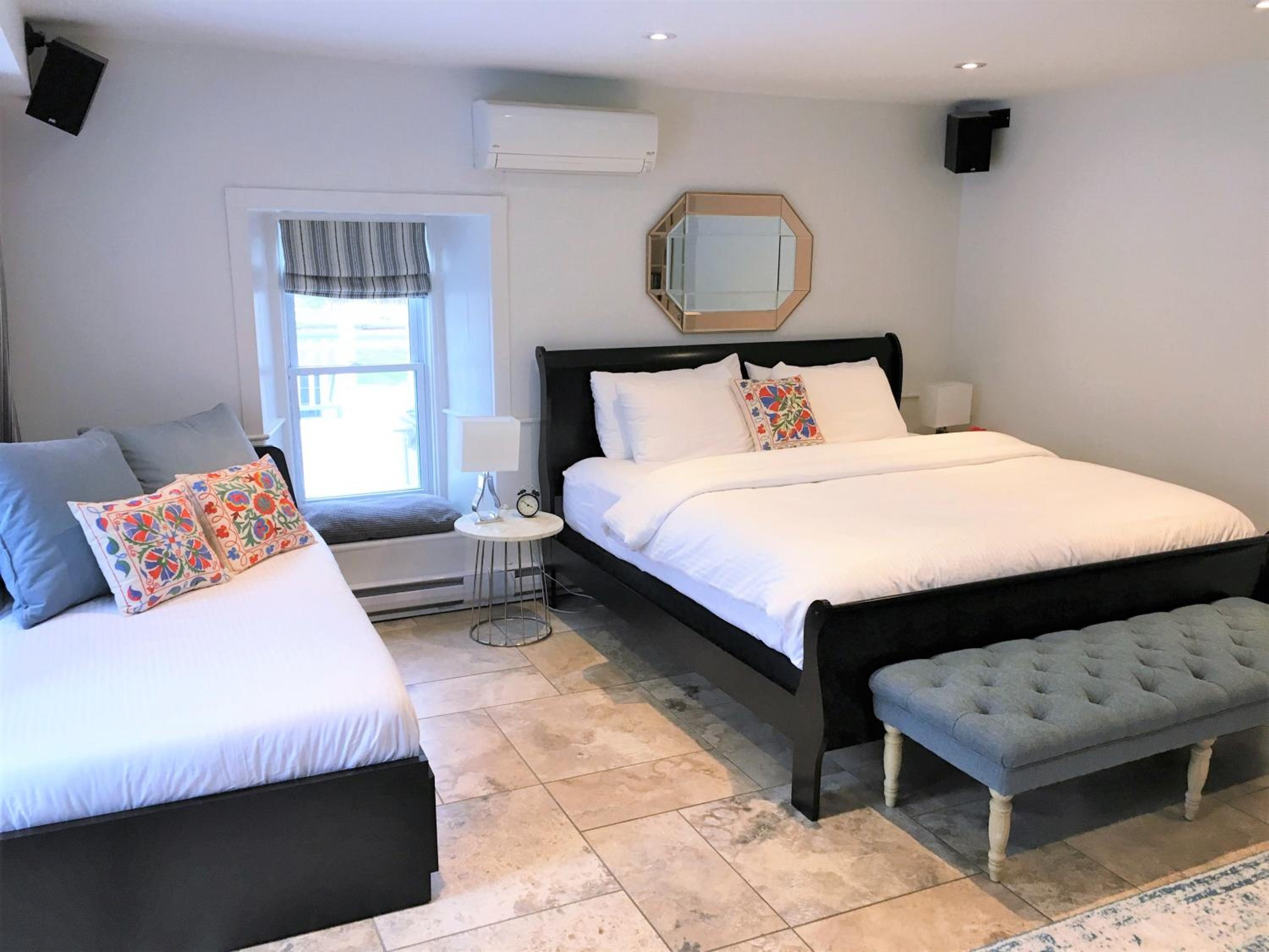 One-Bedroom Royal Suite
