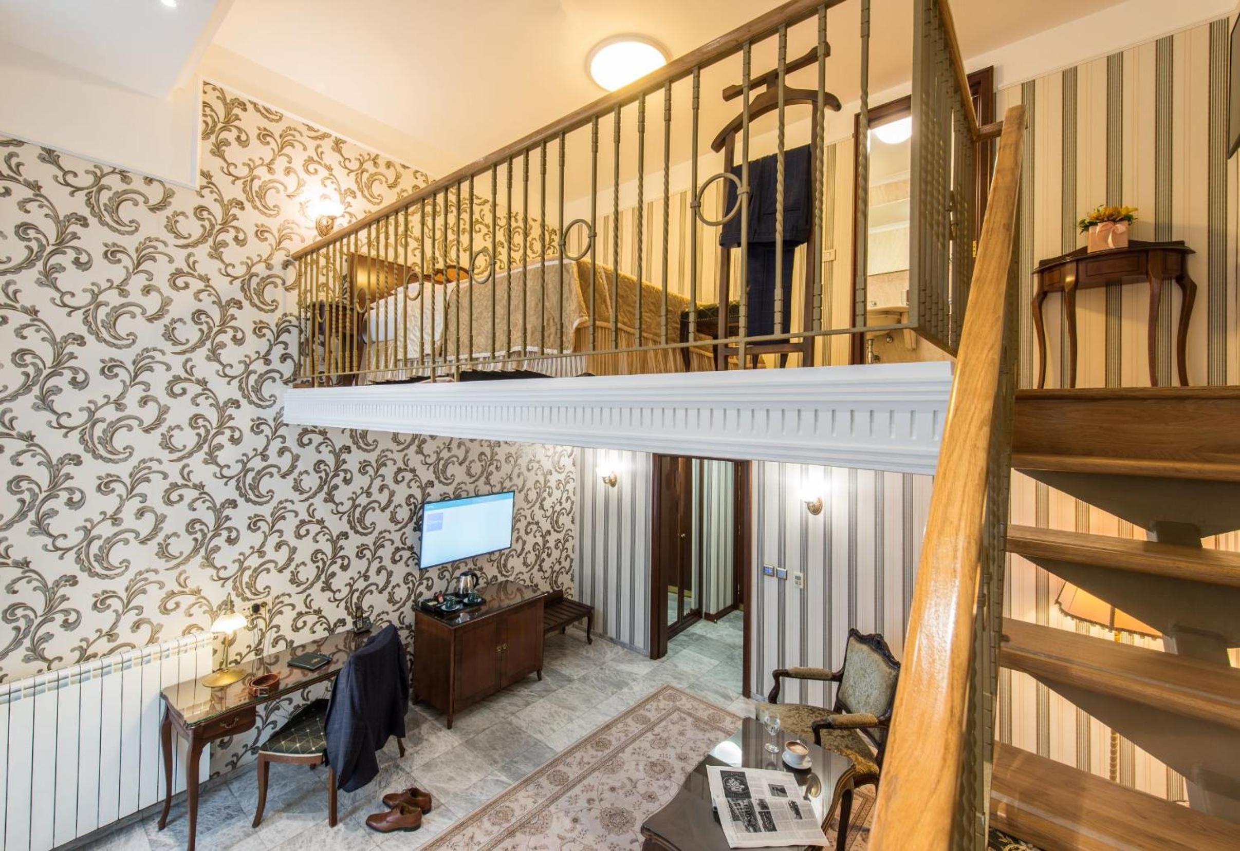 Superior Duplex Room 