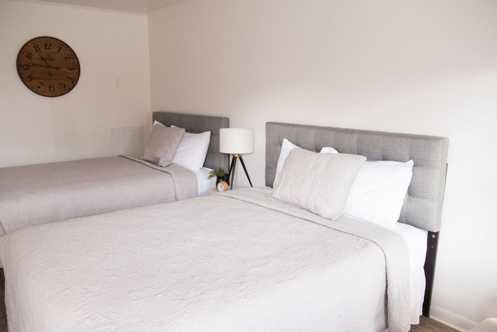 Queen Room with Two Queen Beds, photo 7