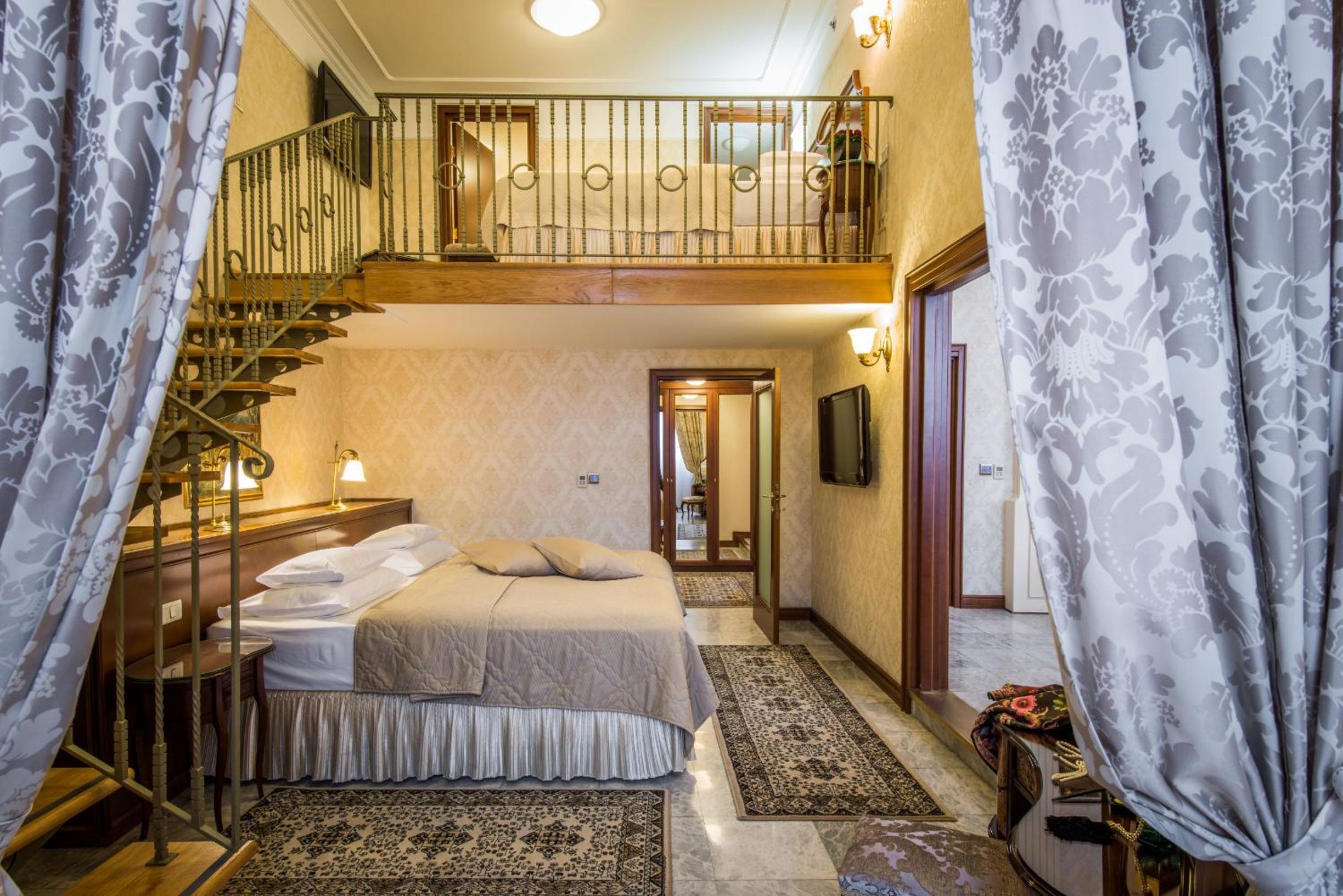 Royal Suite 