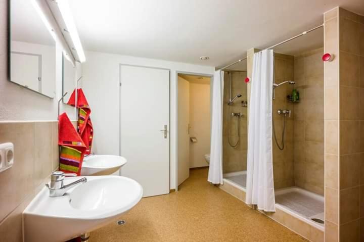 Double Room with Shared Bathroom photo 3