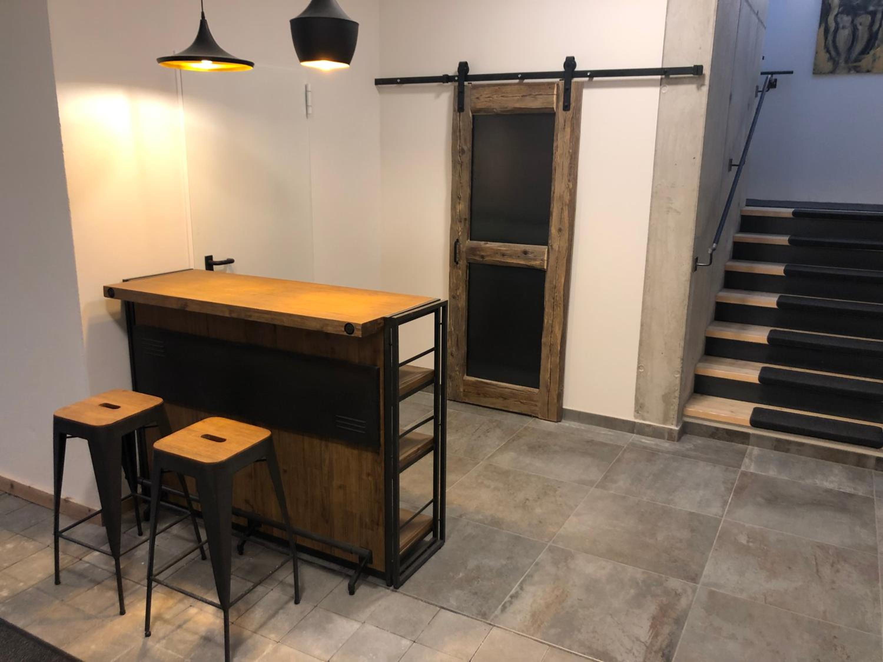 One-Bedroom Apartment - Photo 6