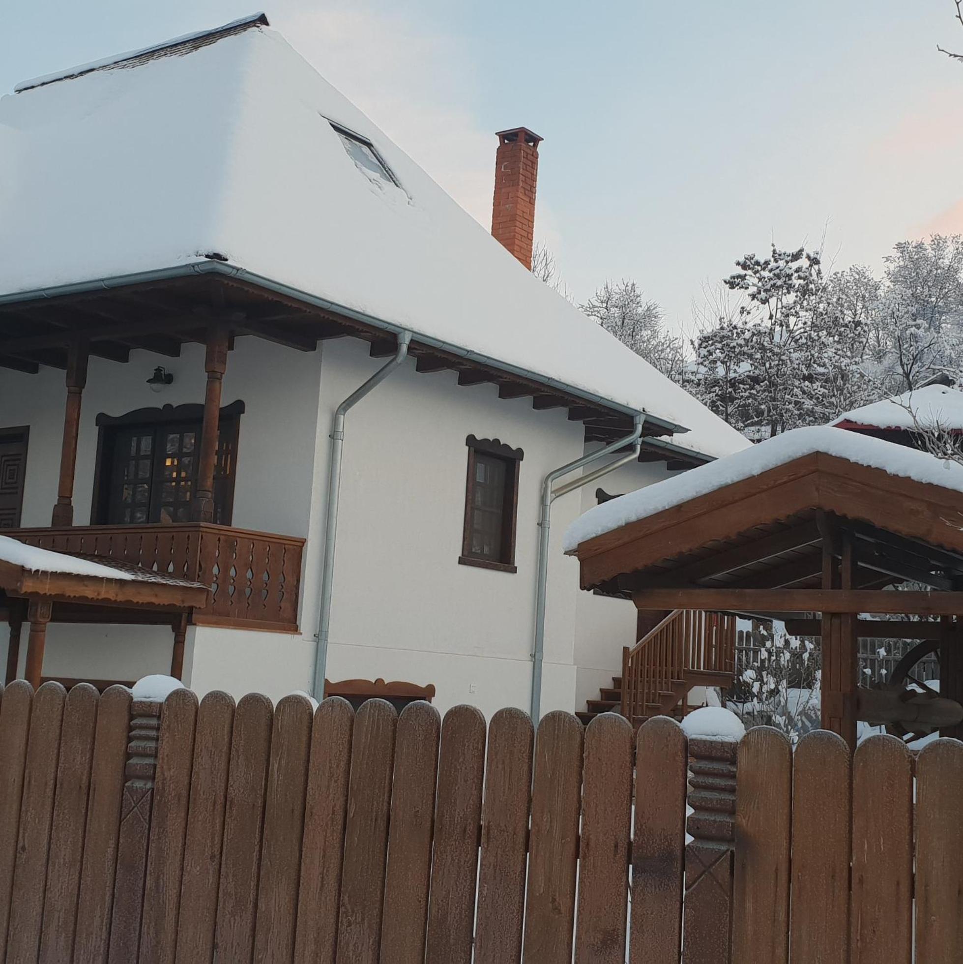 Three-Bedroom Villa - Photo 8