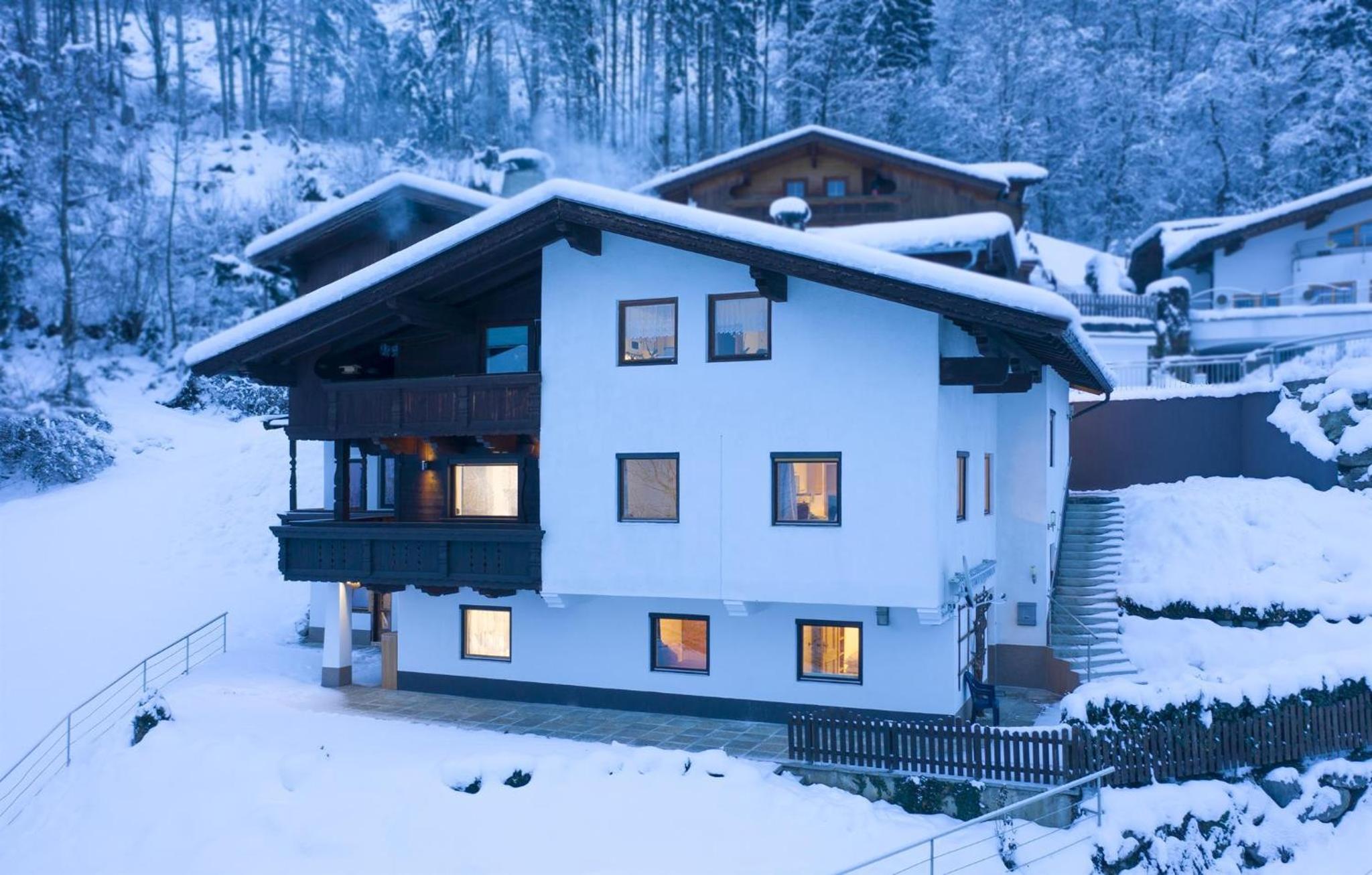 Apartment with Mountain View photo 3