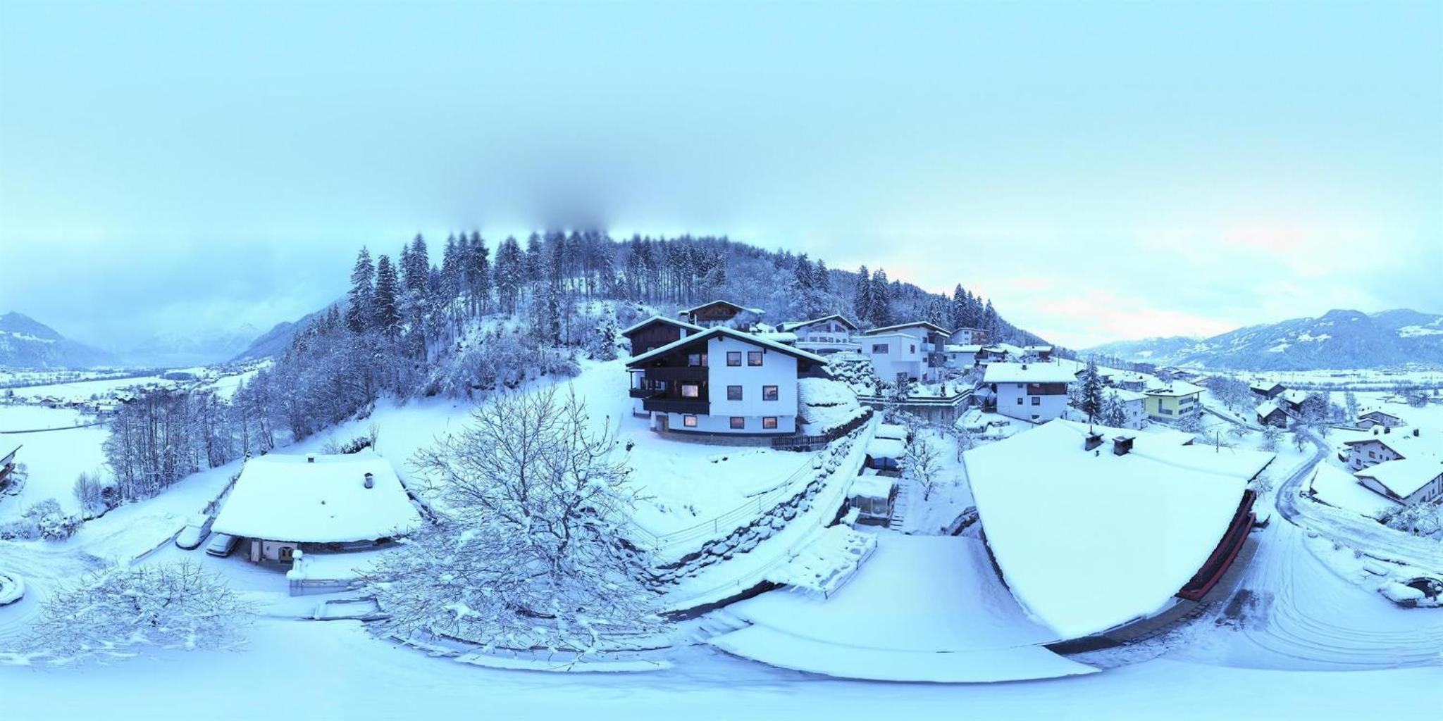 Apartment with Mountain View photo 2