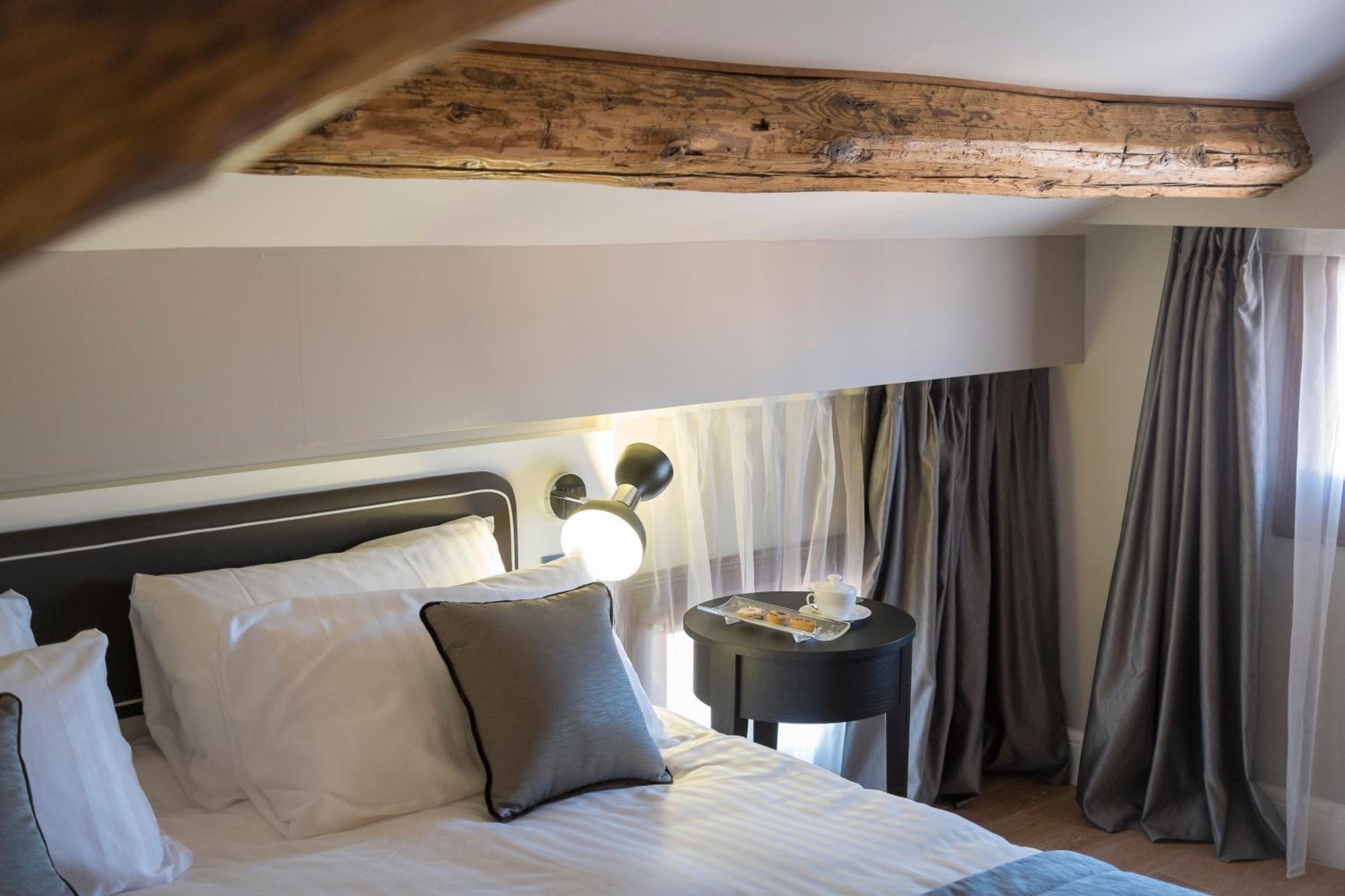 Deluxe Triple Room - Photo 9