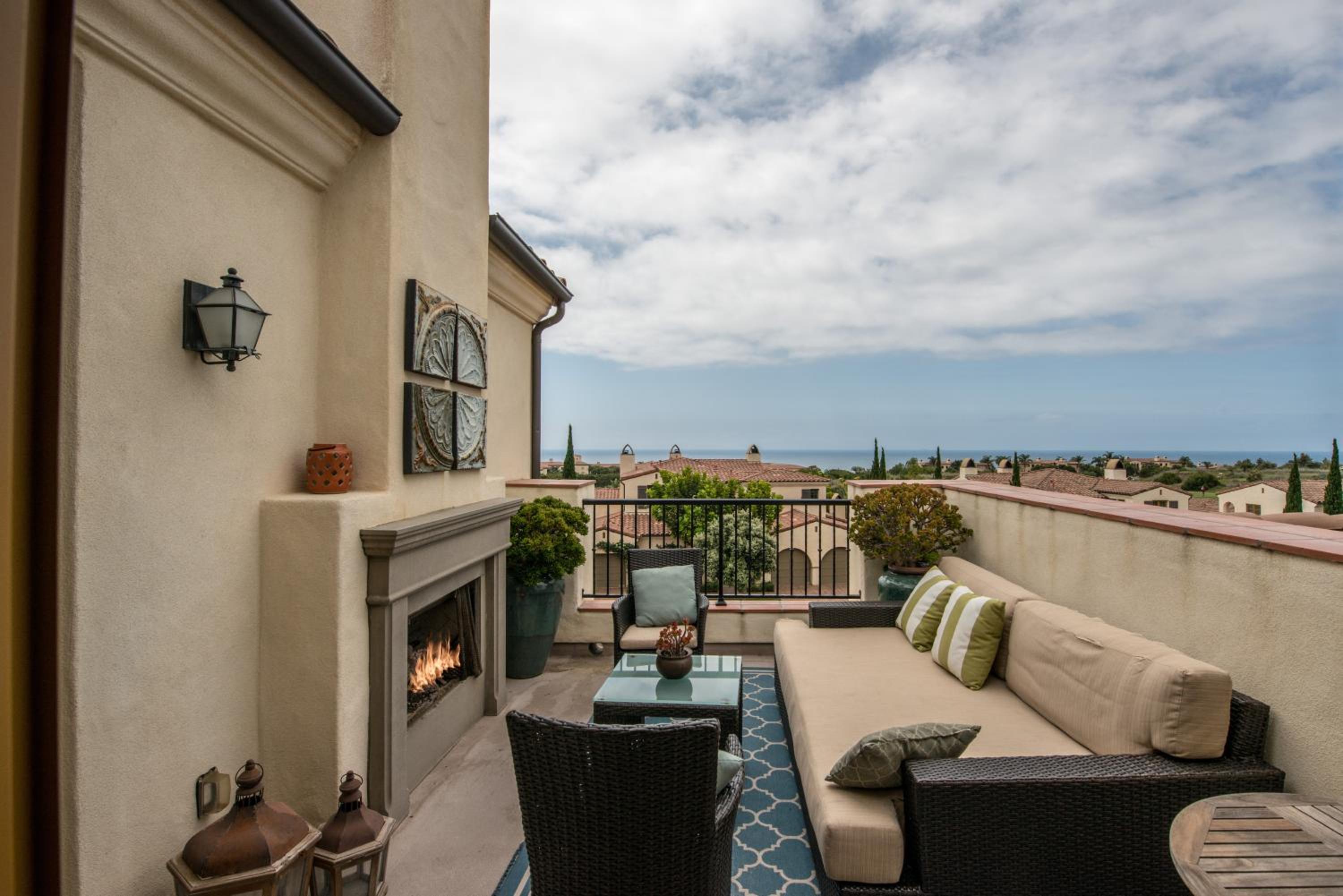 Two-Bedroom Villa with Ocean View - Photo 4