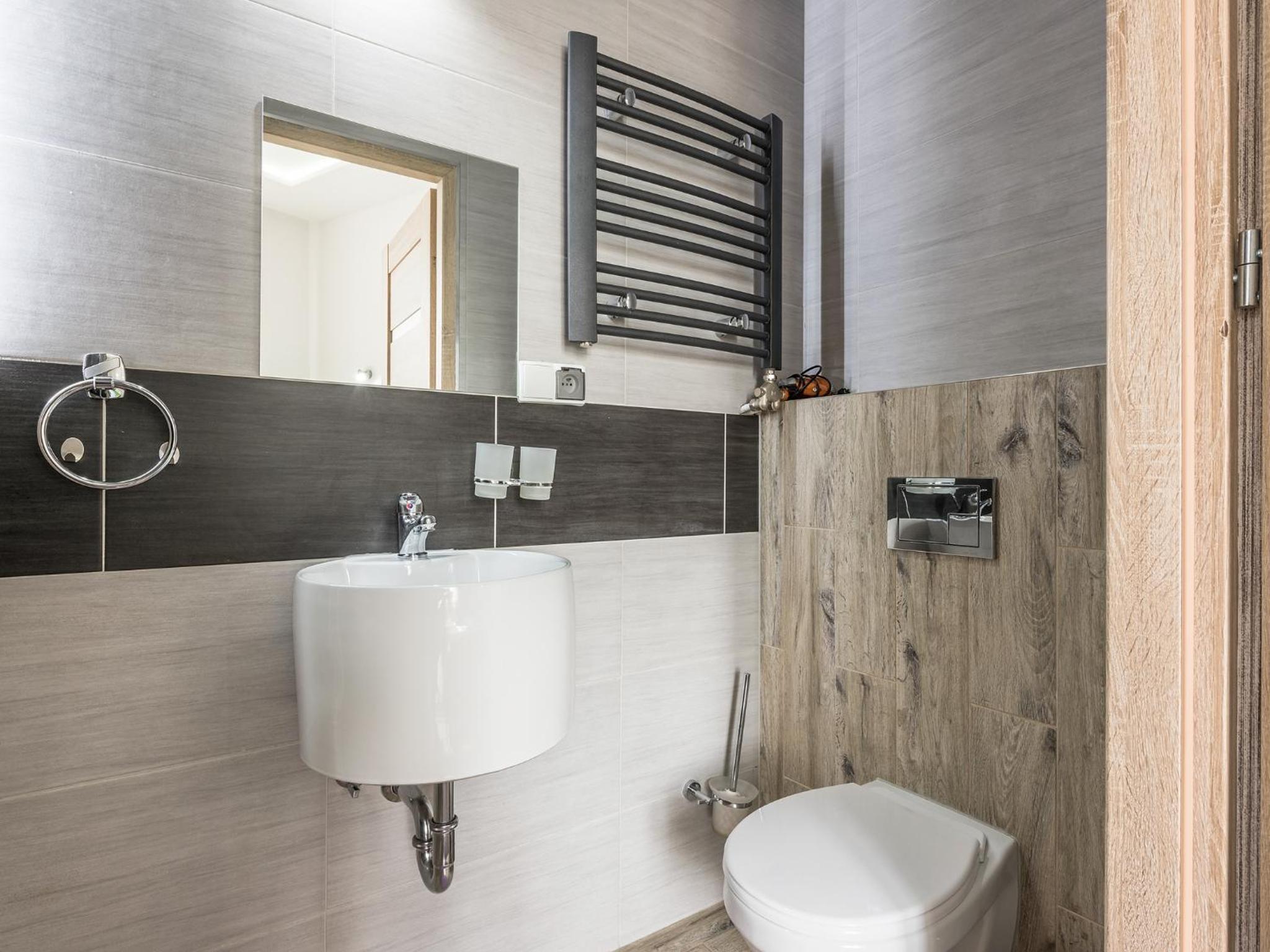 Twin Room with Shower - Photo 6